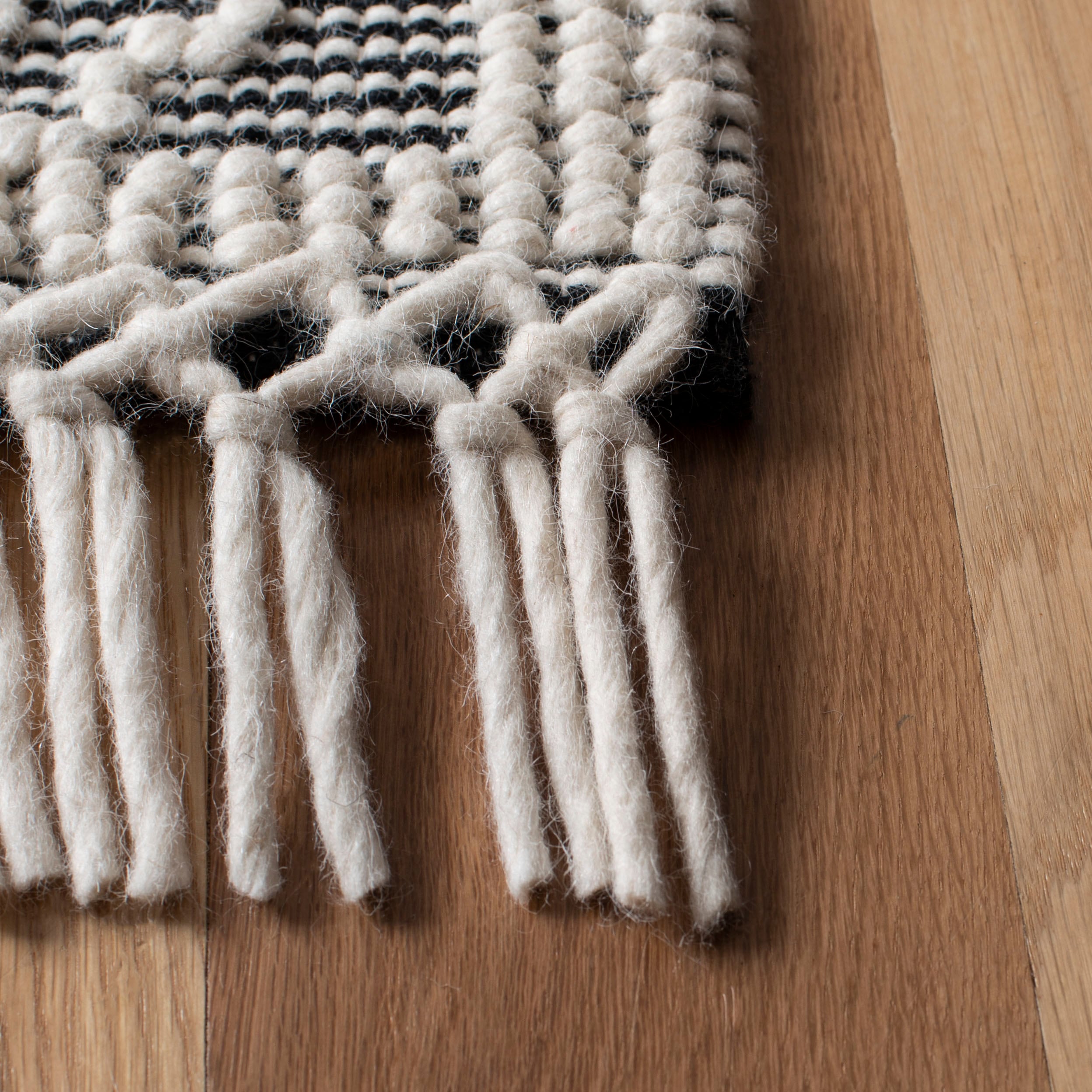 Ivory Coast Artisan 6' Square Hand-Tufted Wool Rug