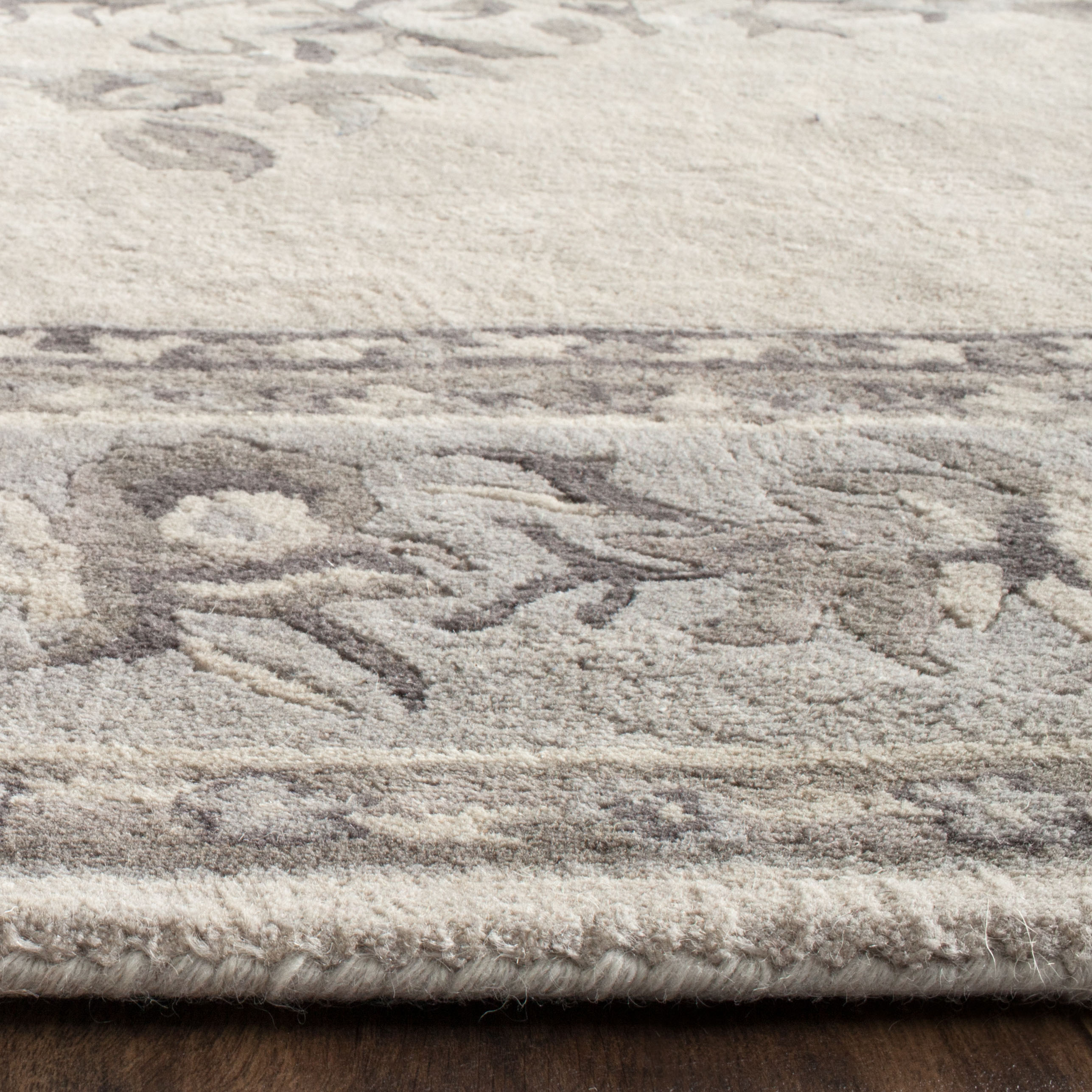 Safavieh EM414D-5 rugs - View #5