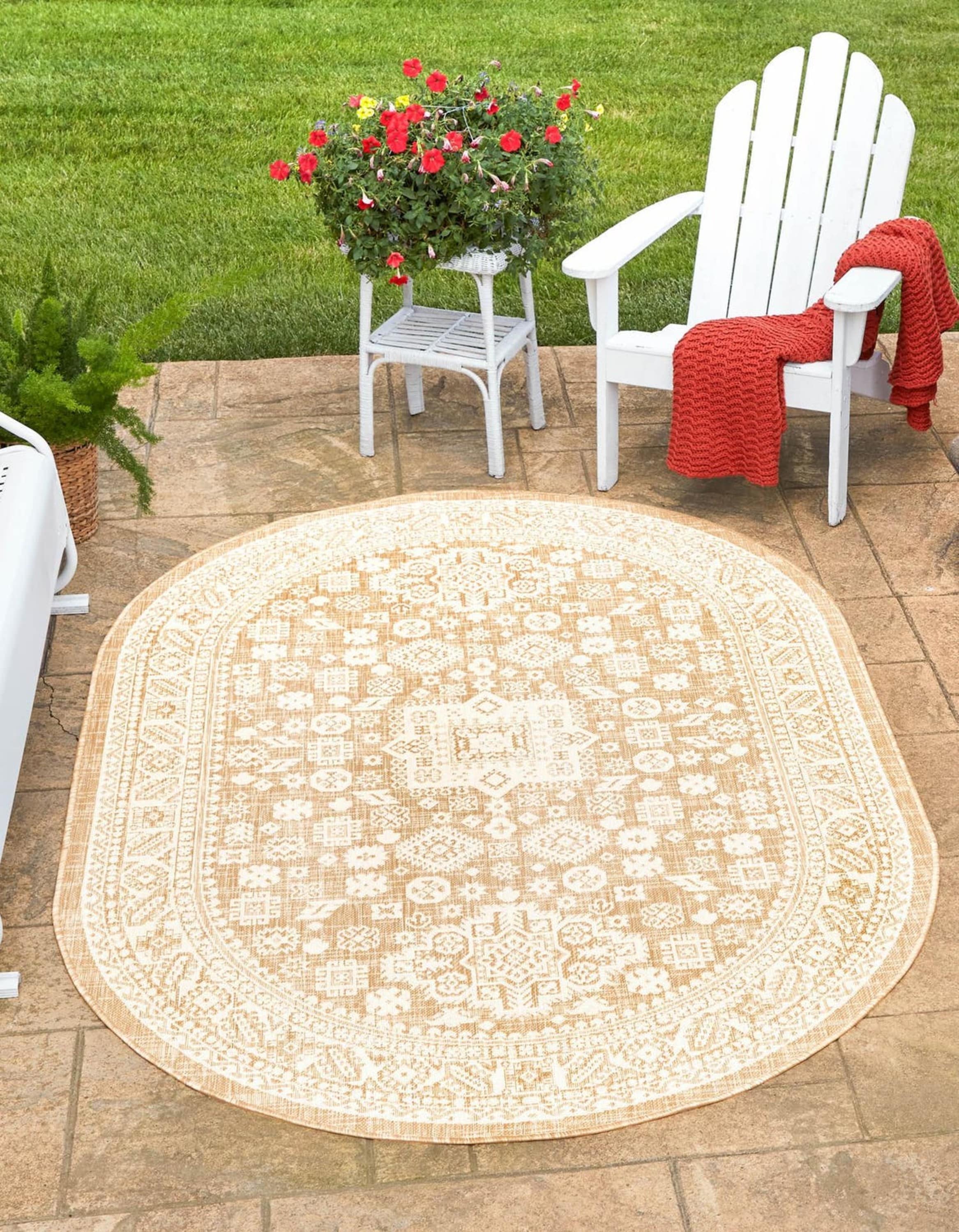Unique Loom 3162522 Outdoor Aztec 3 x 5 (ft) Loomed Polypropylene Natural Oval Indoor/Outdoor Border Area rug