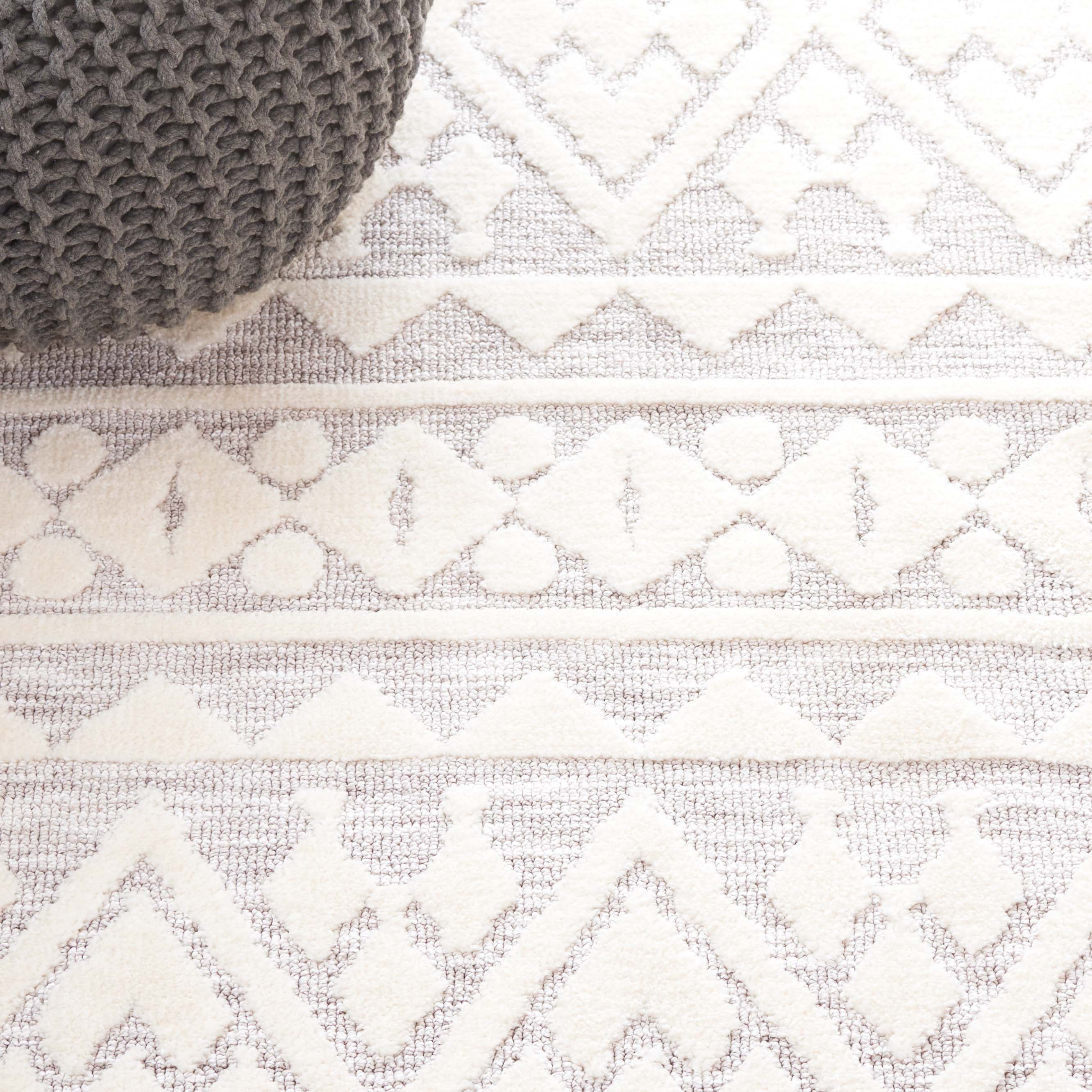 Safavieh AUD104F-5 rugs - View #4