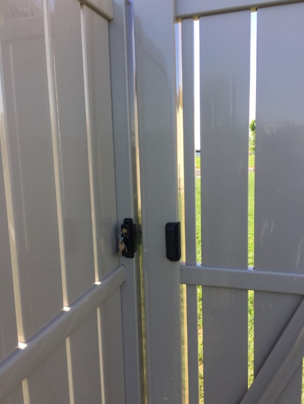 Capital Railing GHHANDLEVB Fence-Hardware - View #3