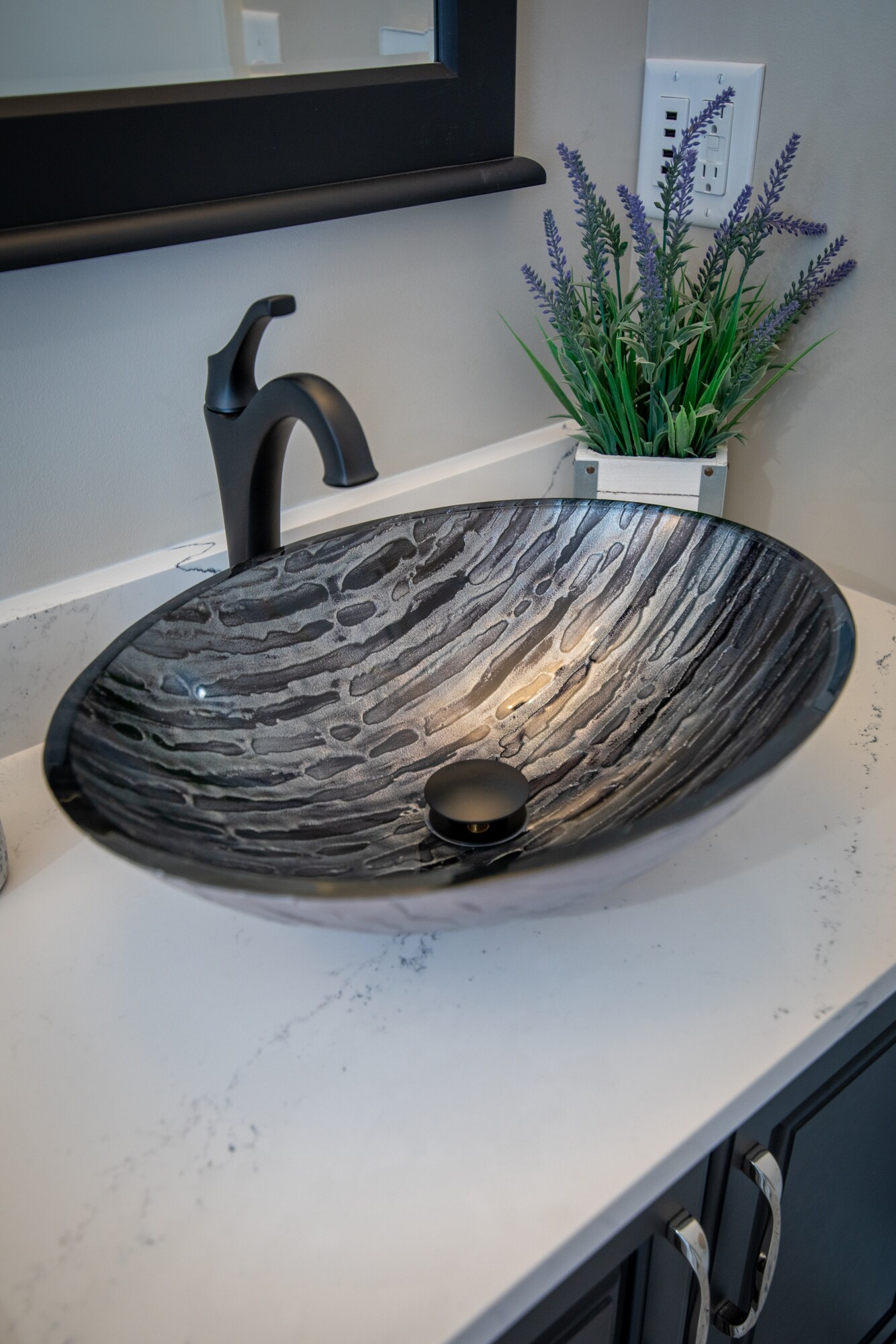Eden Bath Silver Glass Vessel Oval Modern Bathroom Sink (19.3-in x 14.8 ...