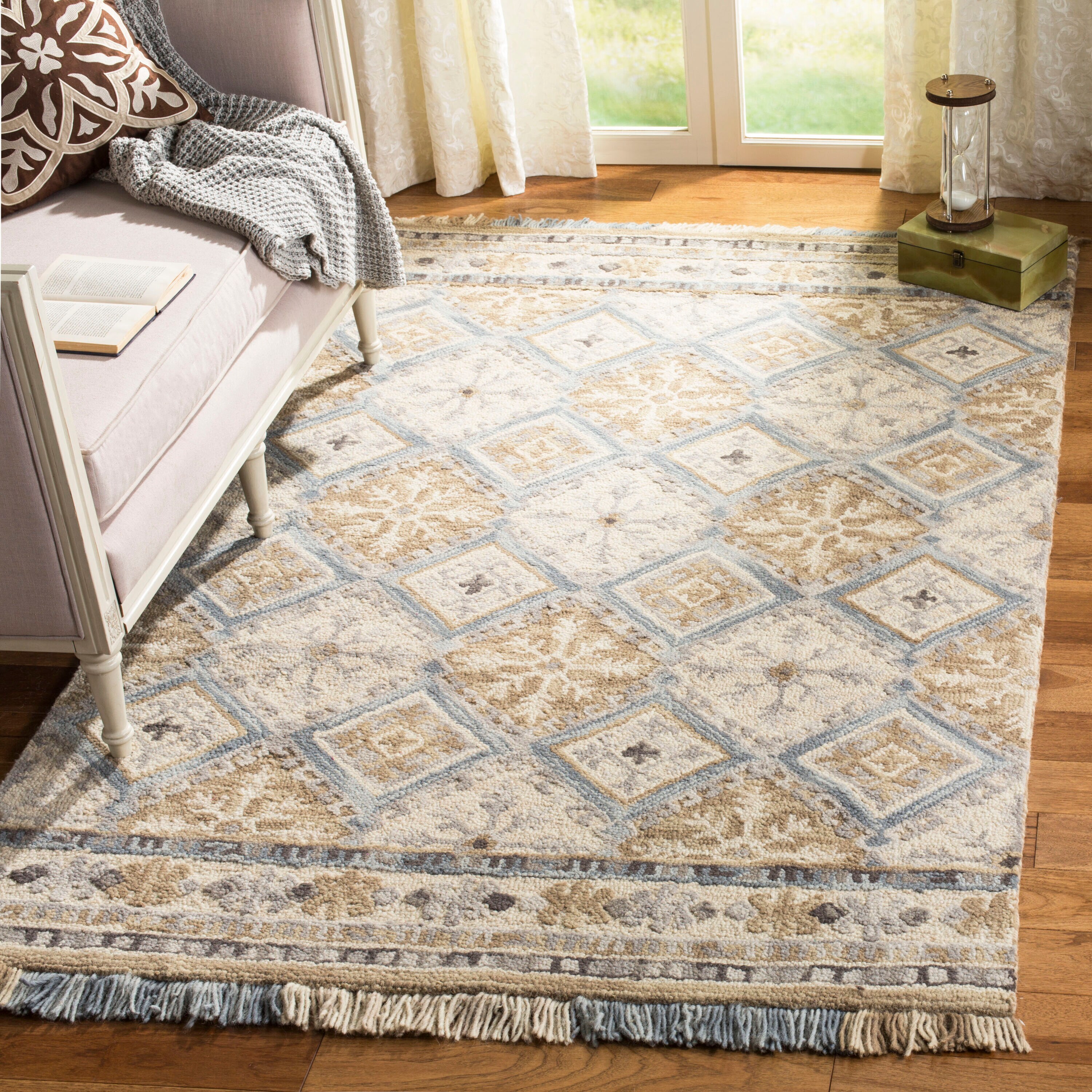  Blossom 421 Beige/Light Blue Traditional 5ft x 8ft Medium Rectangle Rug