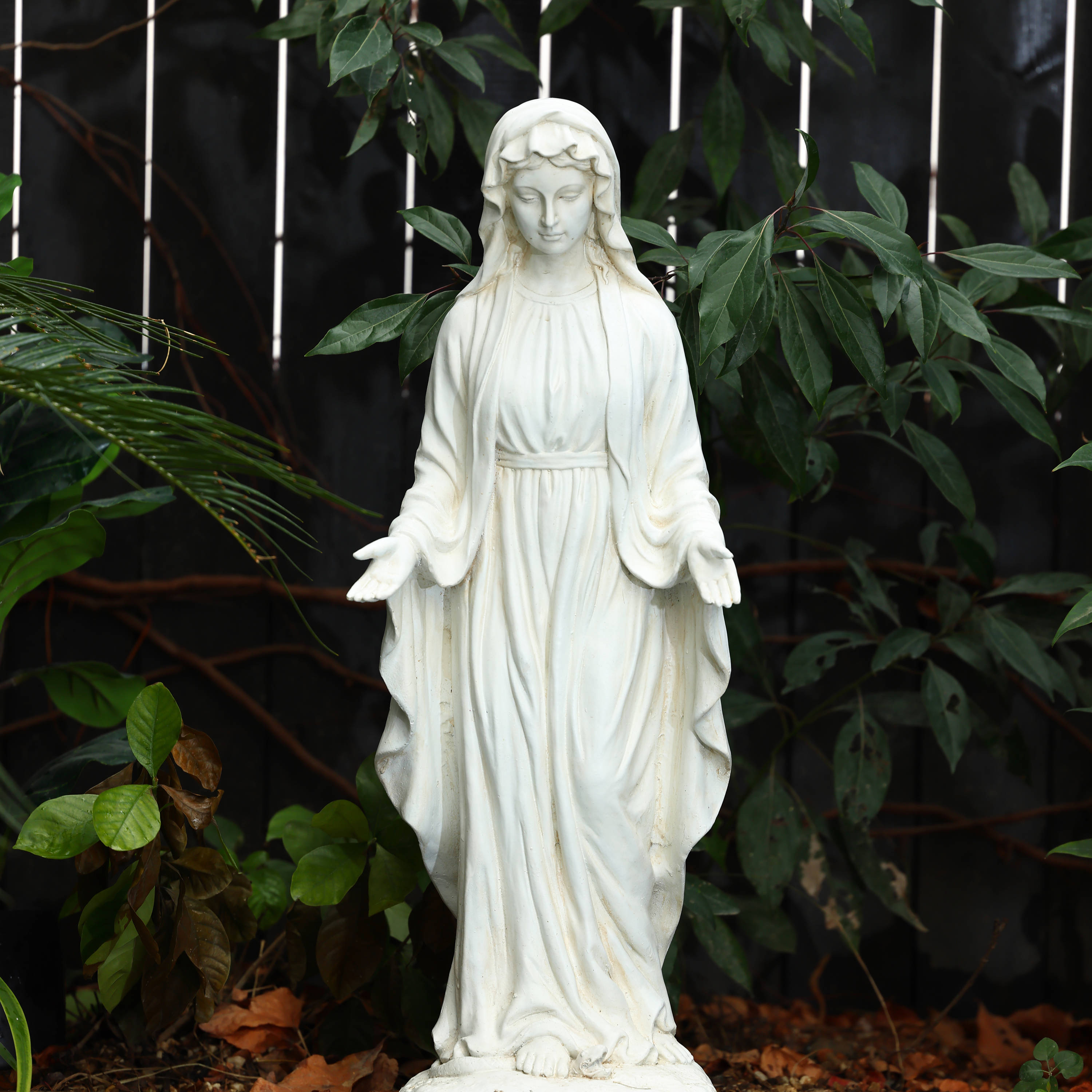 Luxen Home WH004-W Garden-Statue - View #11