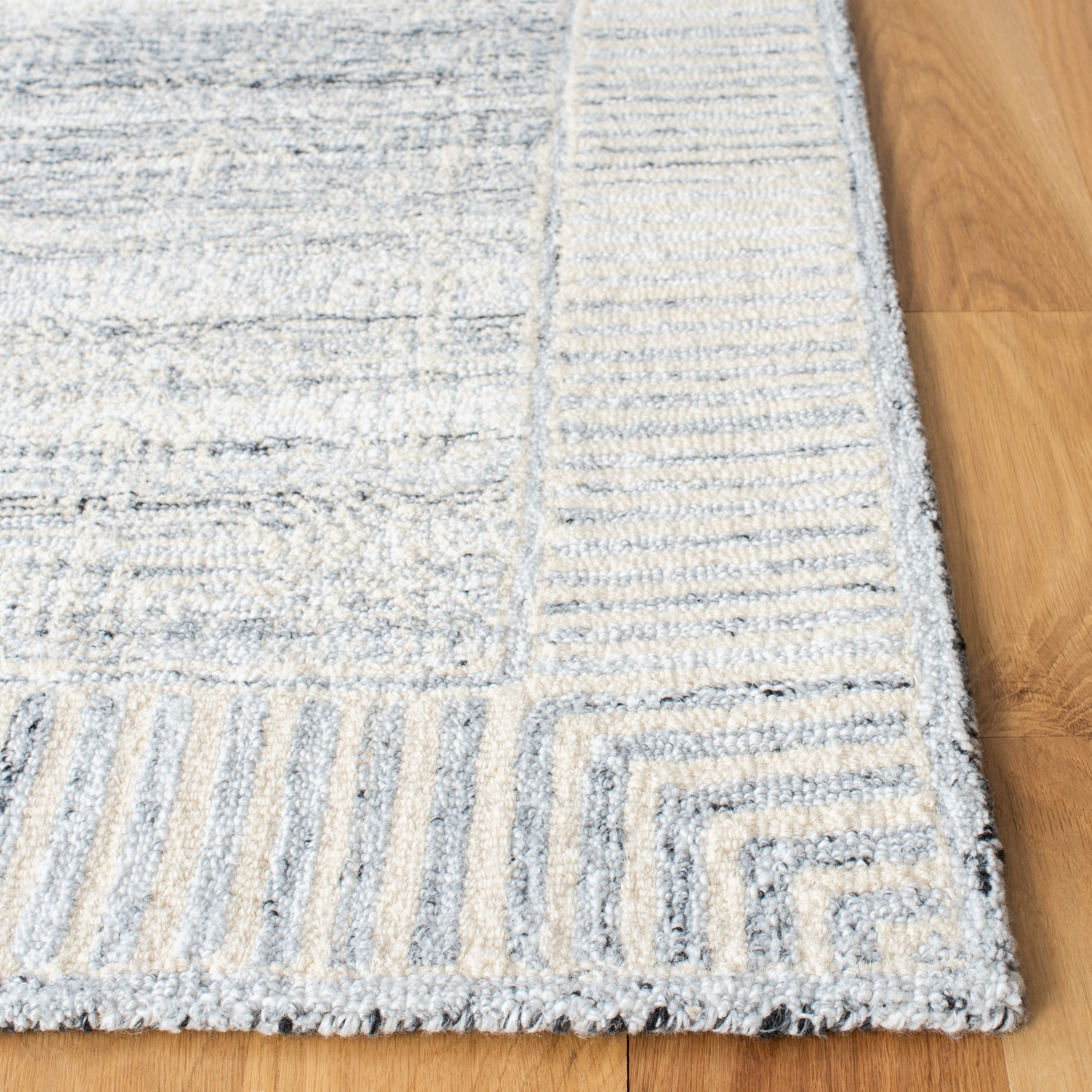 Gray Hand-Tufted Wool and Synthetic 9' x 12' Area Rug