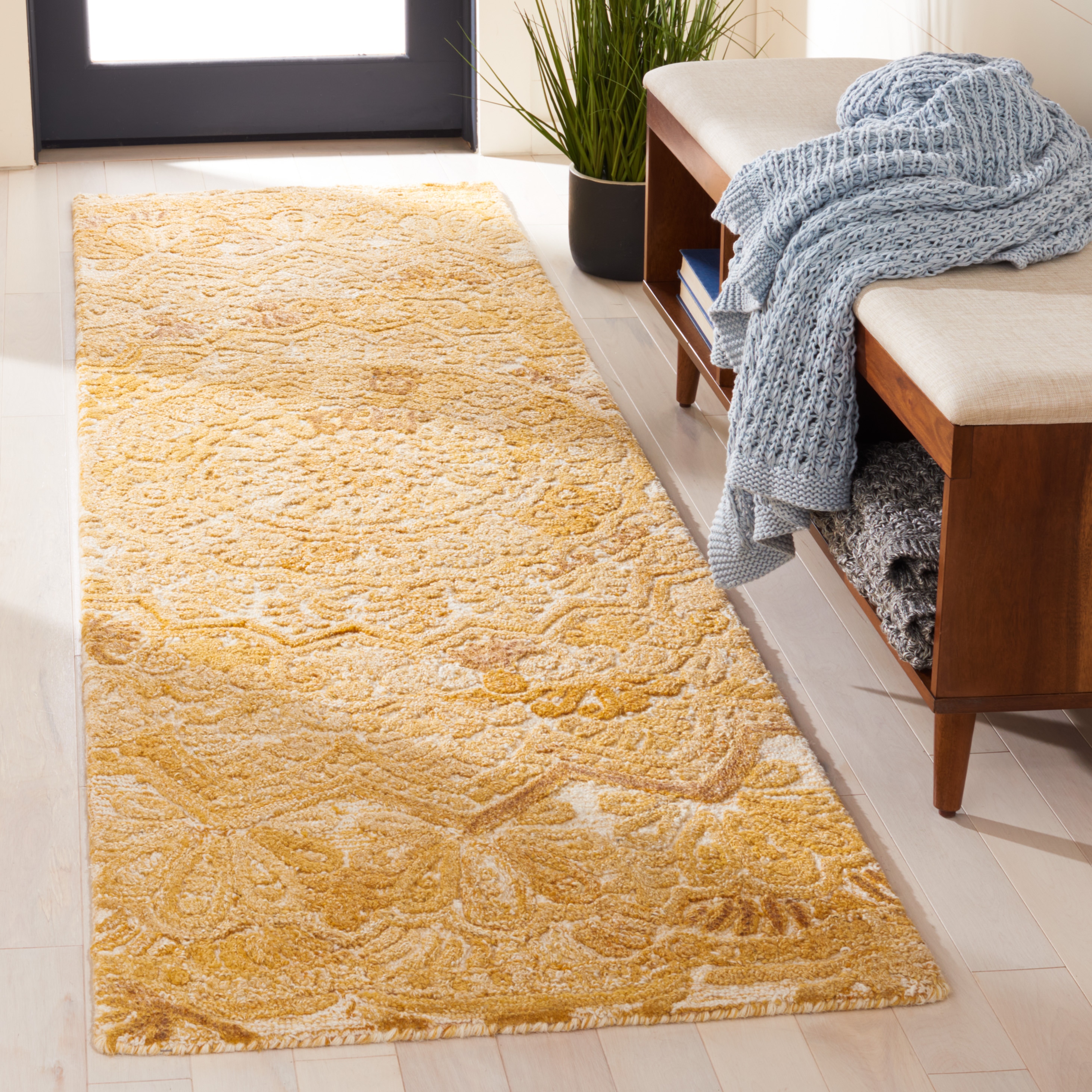  Marquee 110 Yellow/Ivory Traditional 2ft-3in x 8ft Runner Rug