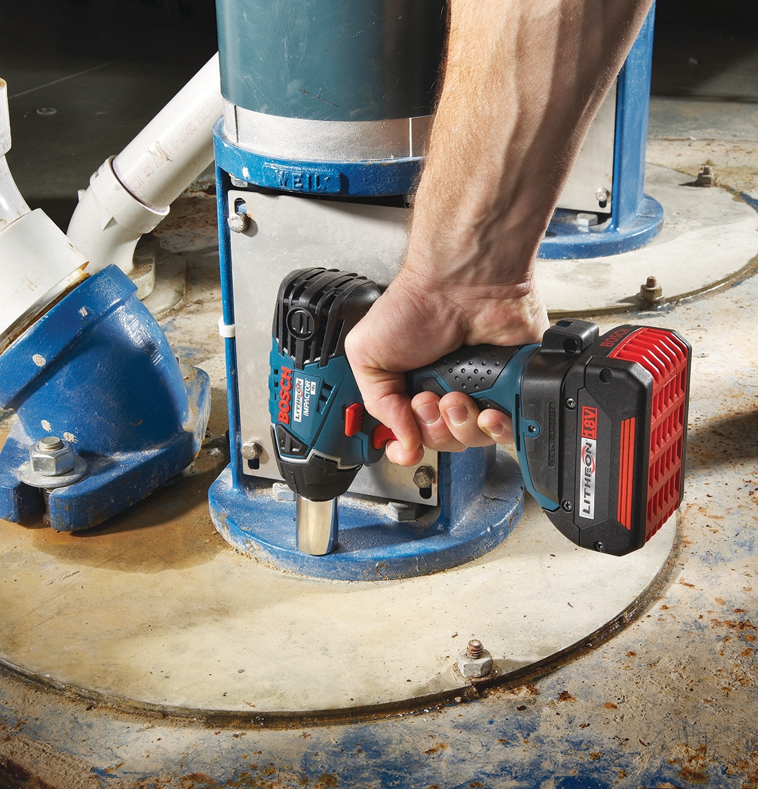 Bosch 18 volt Variable Speed 1 2 in Drive Cordless Impact Wrench