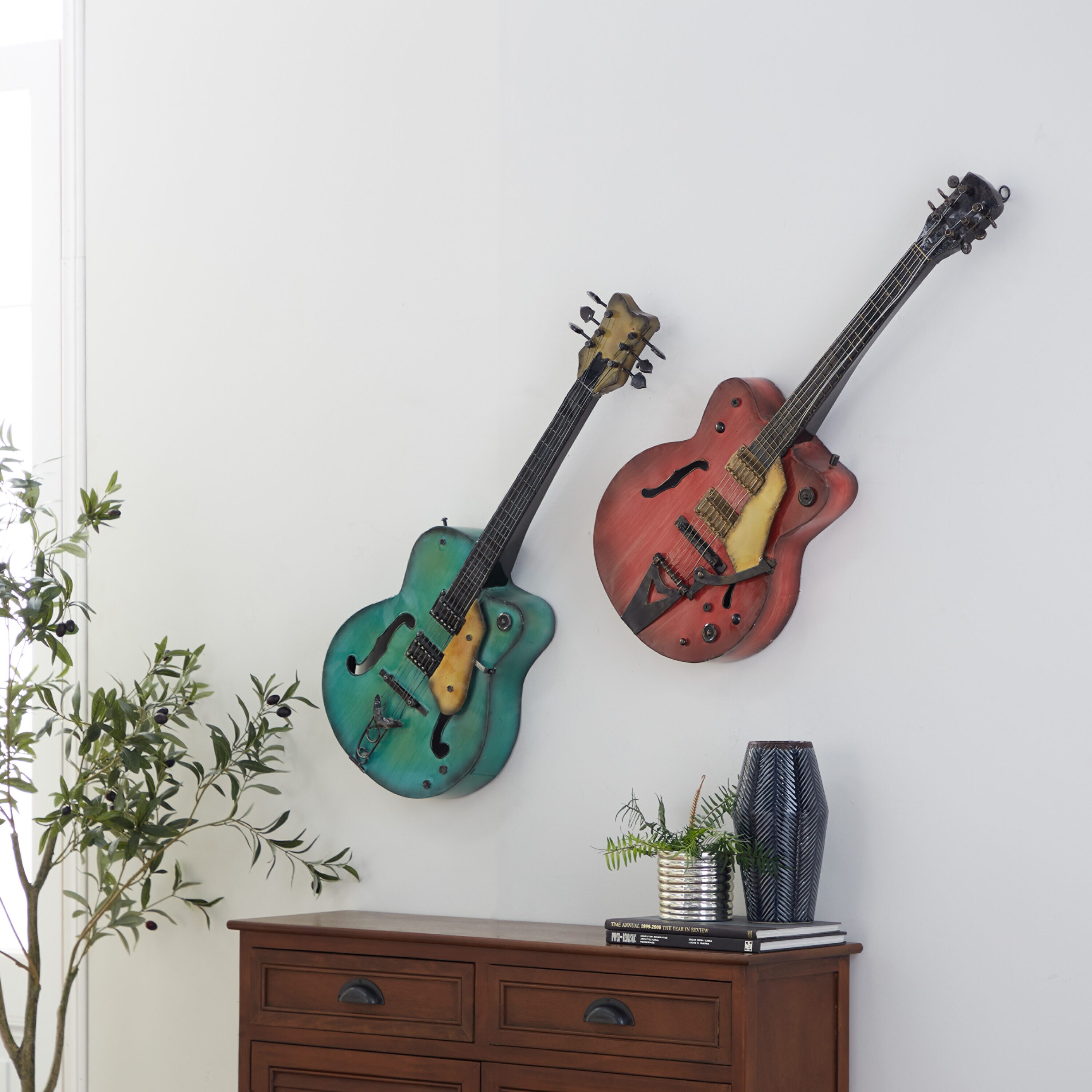 Grayson Lane 14-in W x 35-in H Metal Guitar Country Wall Sculpture in the  Wall Accents department at