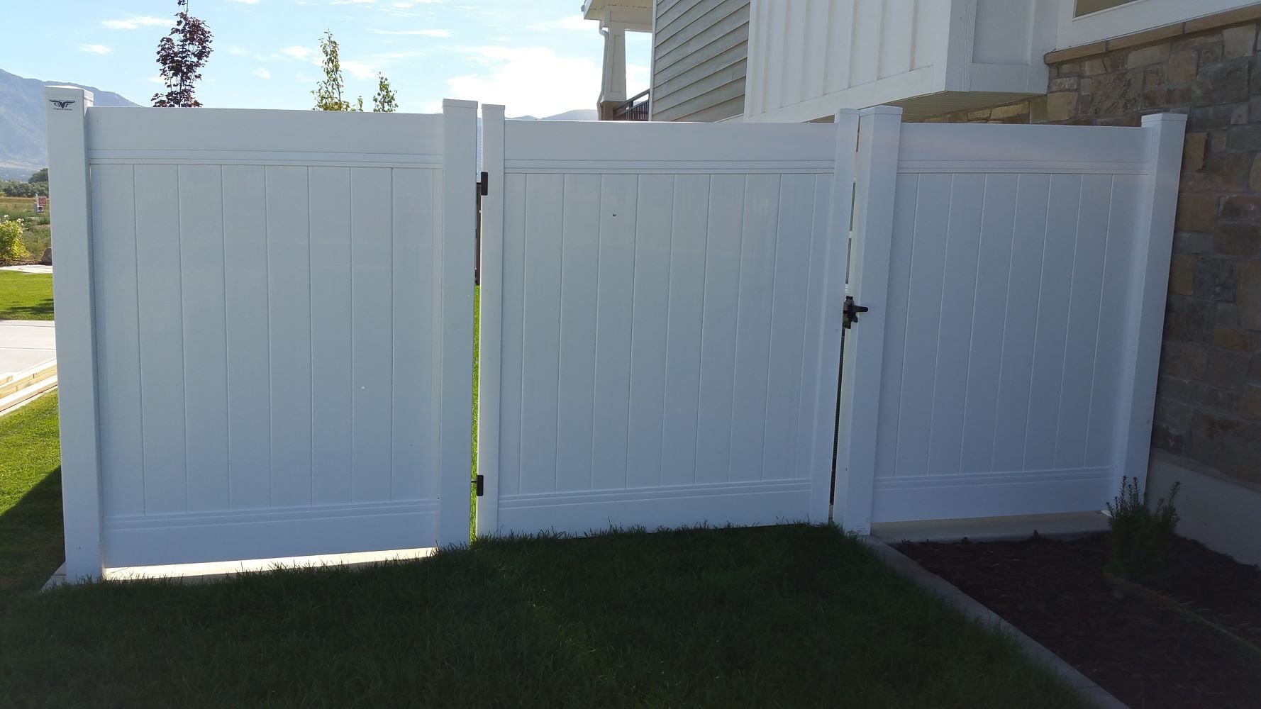 Capital Railing VGP64W 6-ft H x 4-ft W White Vinyl Flat-top Fence gate (Unassembled)
