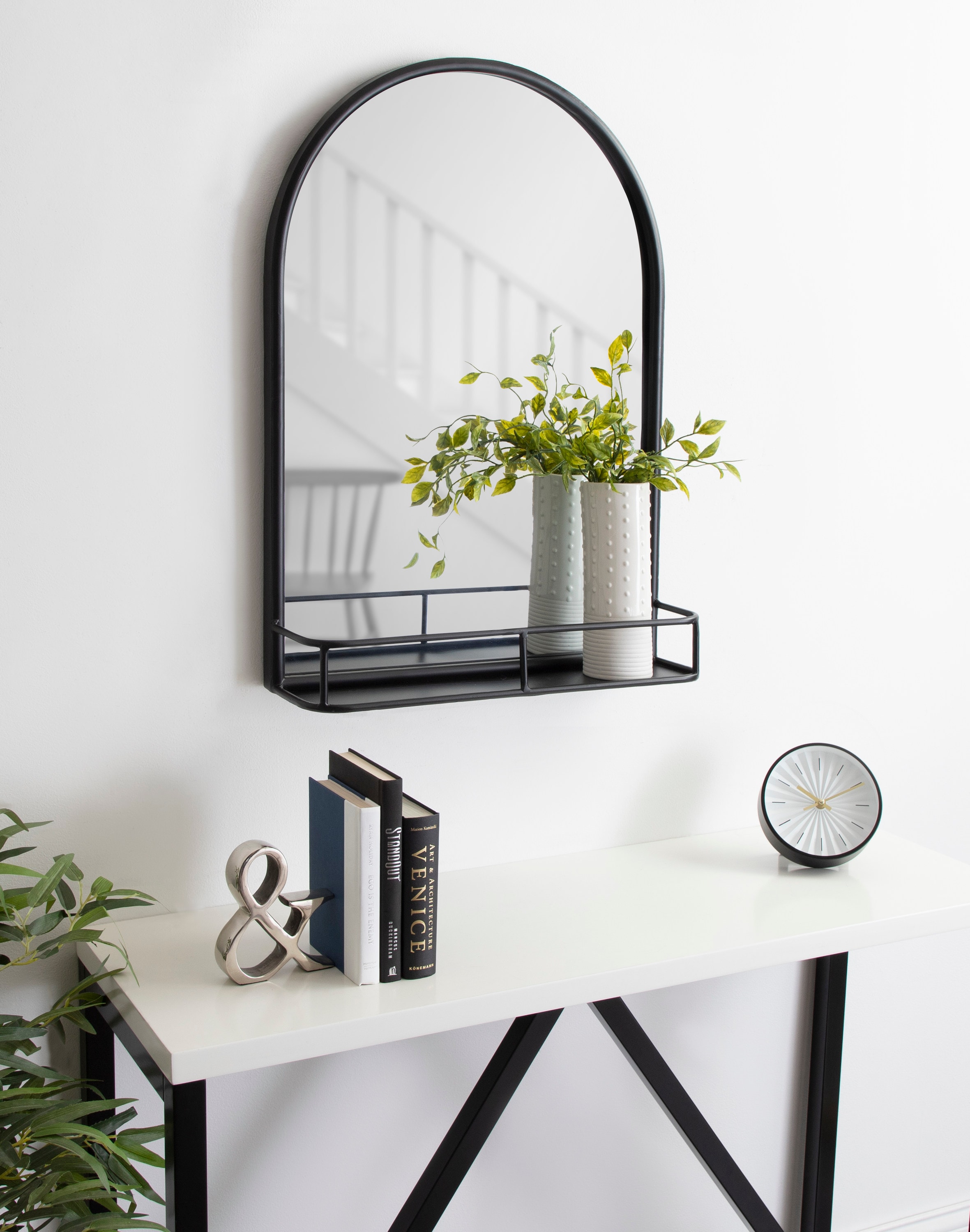 Kate and Laurel Estero 20-in W x 28-in H Arch Black Framed Wall Mirror in  the Mirrors department at