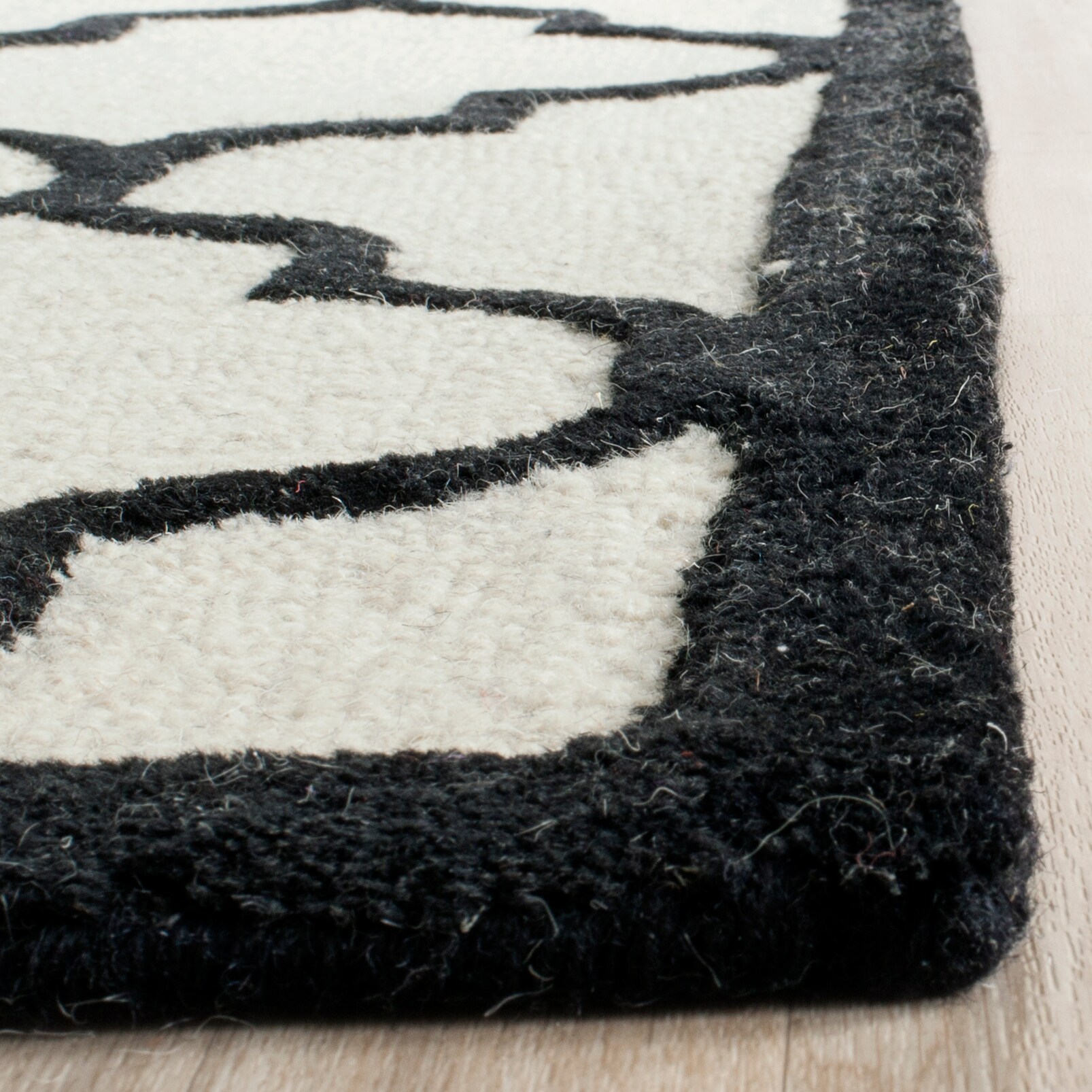 Safavieh CAM134W-26 rugs - View #3