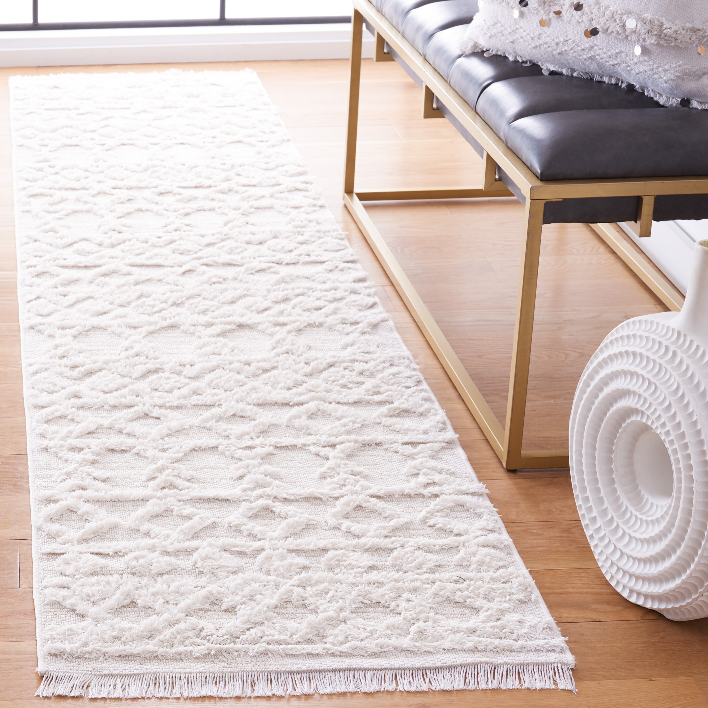 Augustine 758A Ivory 2ft x 9ft Runner Rug