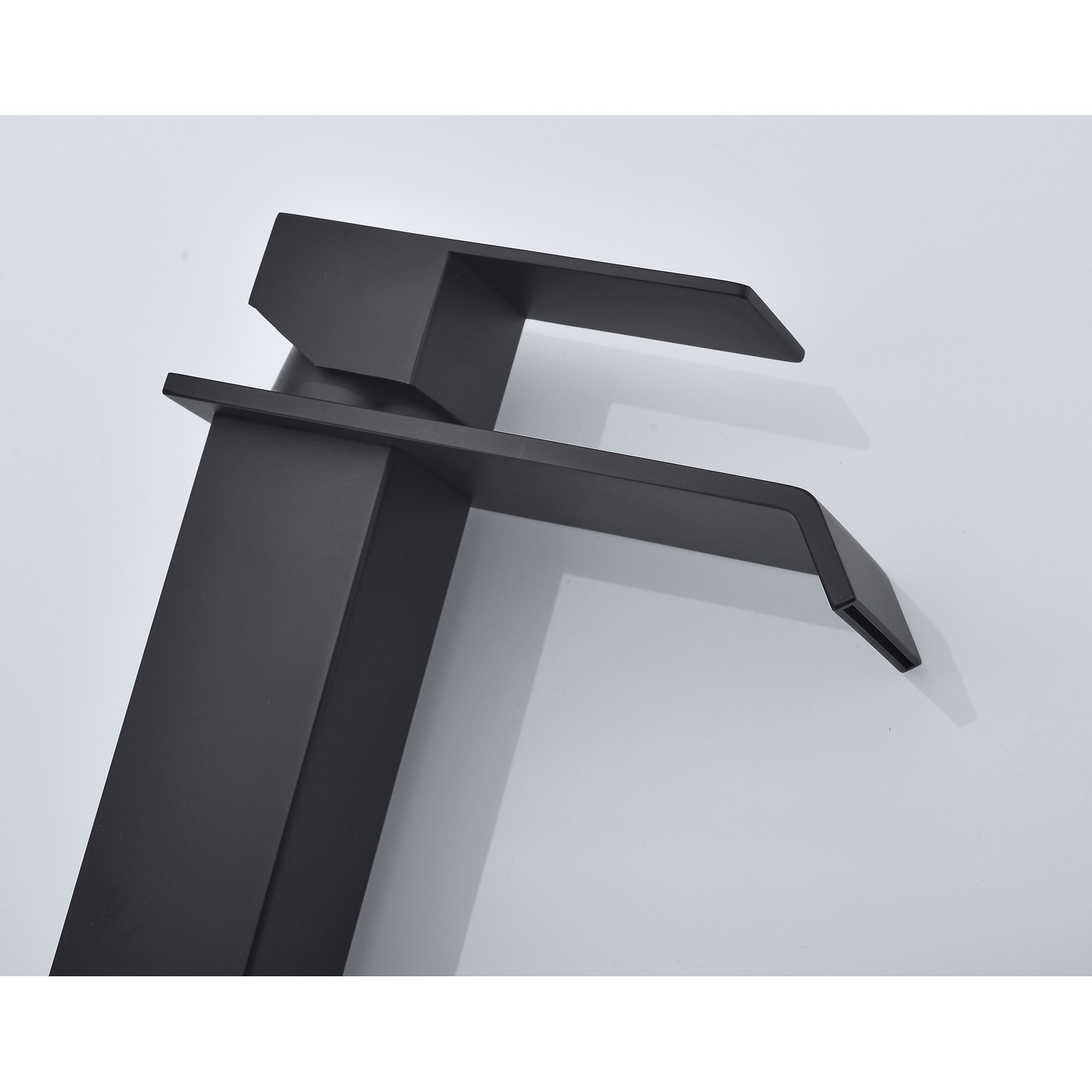 chillscreamni Bathroom Faucet - Waterfall Single-Handle Bathroom Sink ...