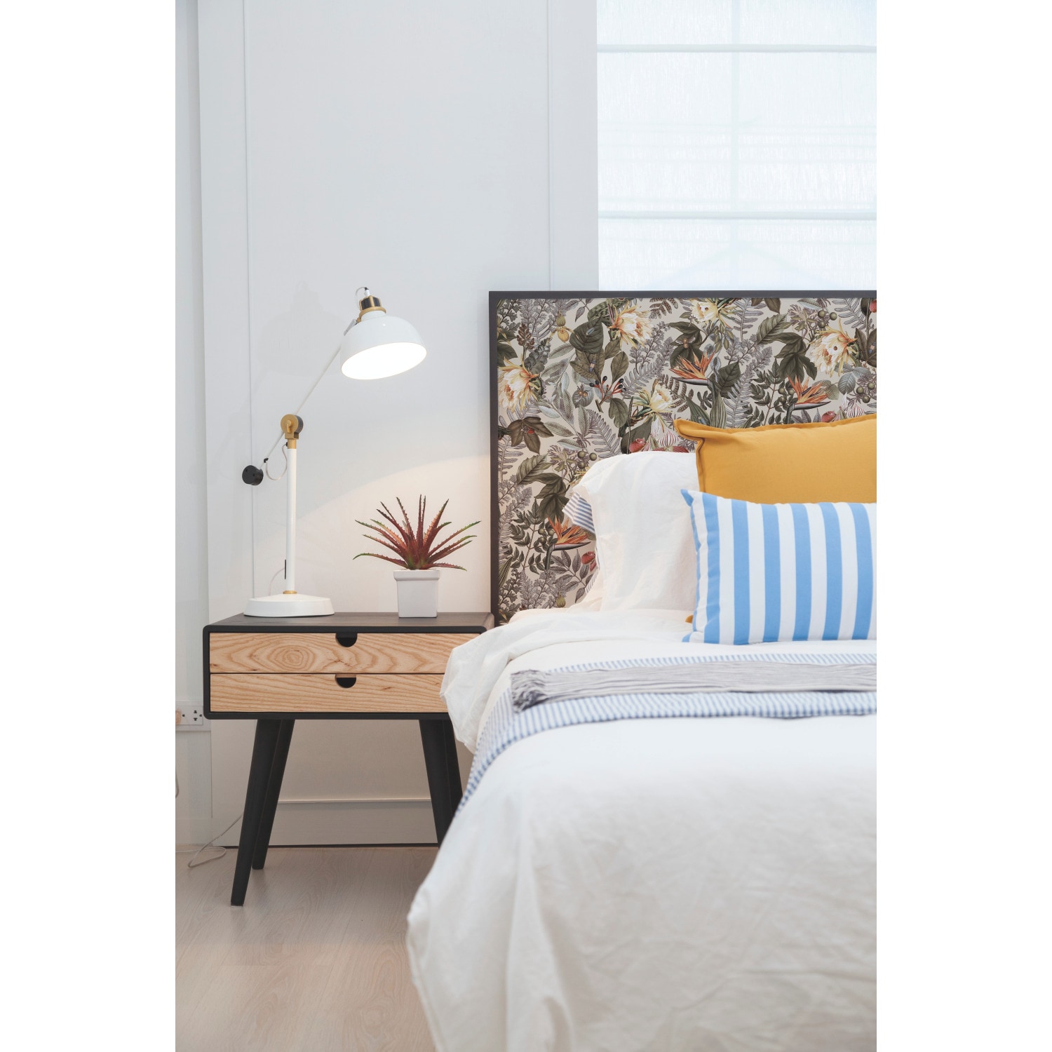 RoomMates RMK11470WP wallpaper - View #5