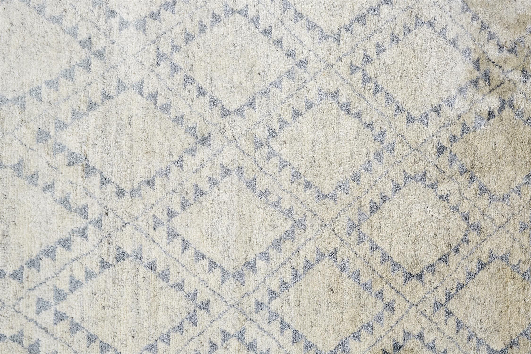 Ivory and Gray Geometric Wool Viscose 2' x 3' Rug