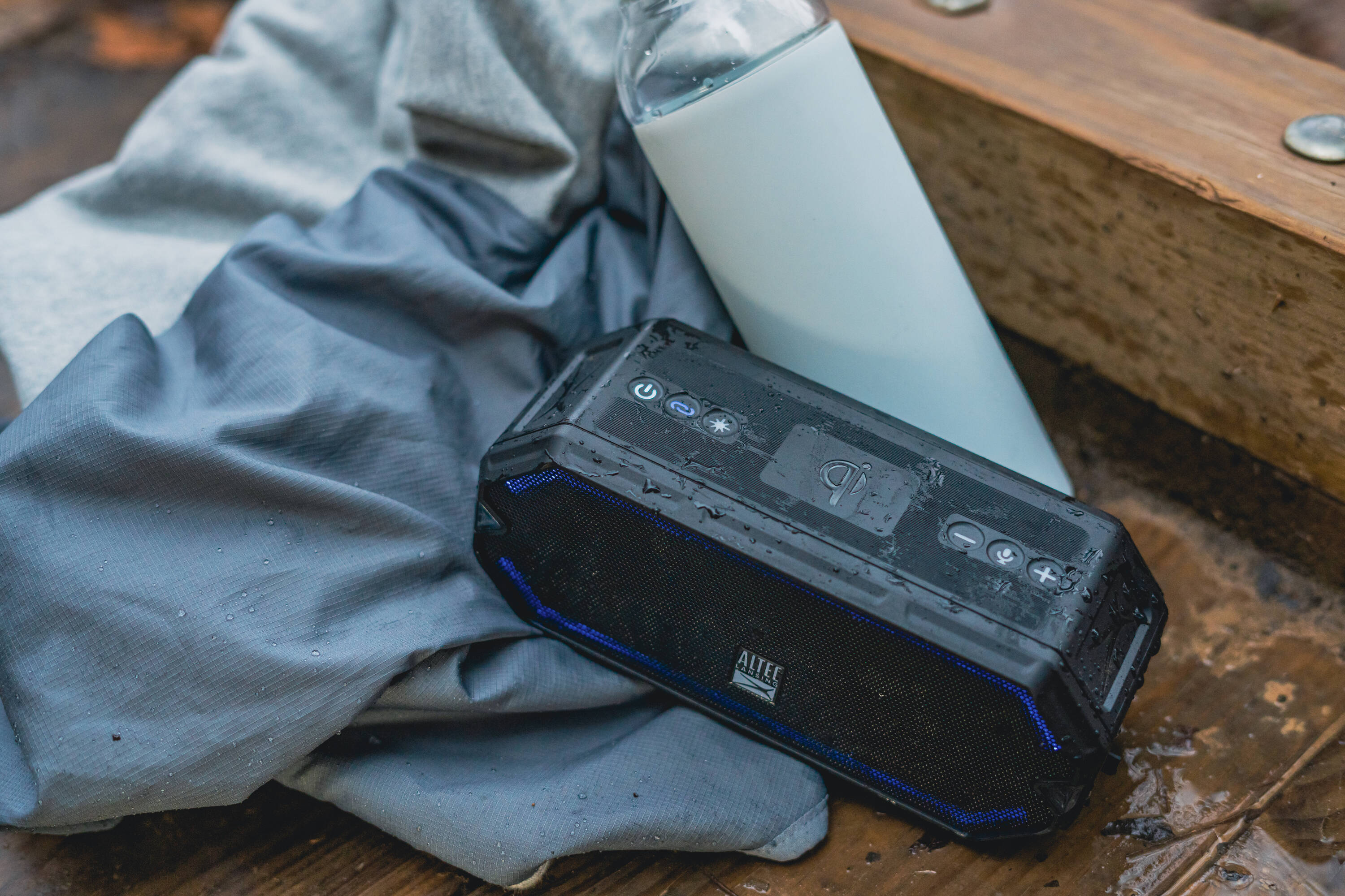 Altec Lansing IMW1300-RYB Portable-Speakers - View #7