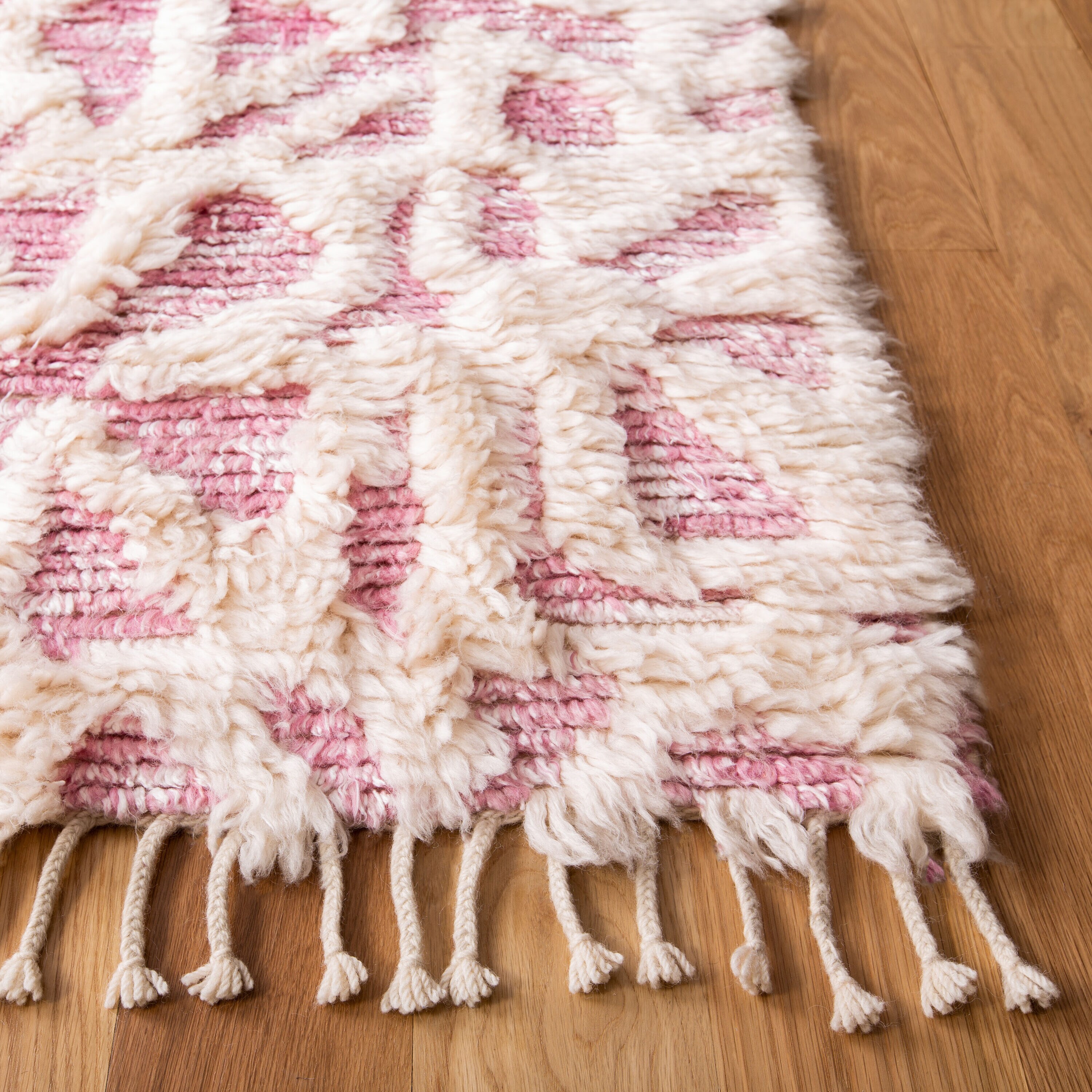 Safavieh MAN460R-5 rugs - View #5