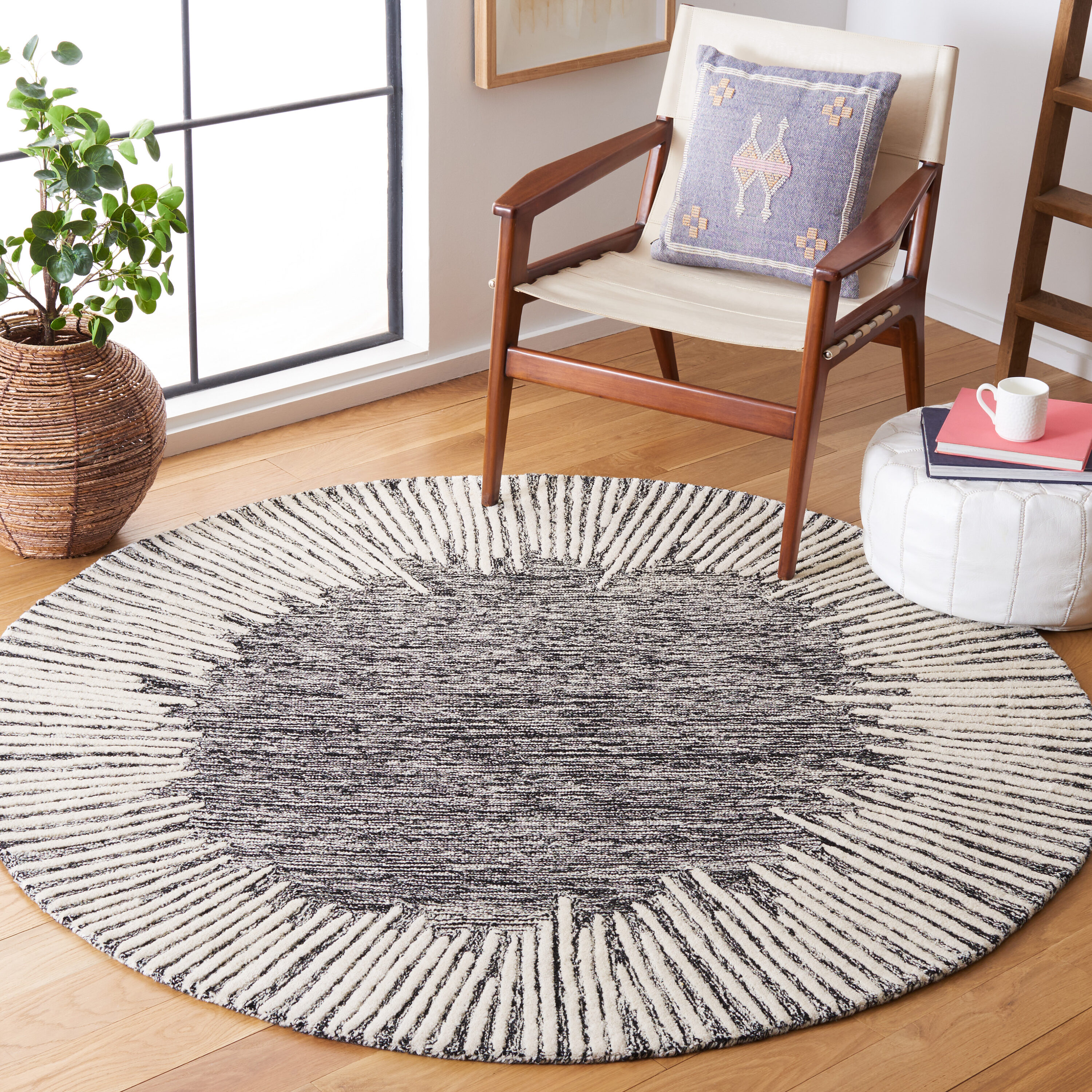  Abstract 478 Black/Ivory Contemporary 6ft x 6ft Round Rug