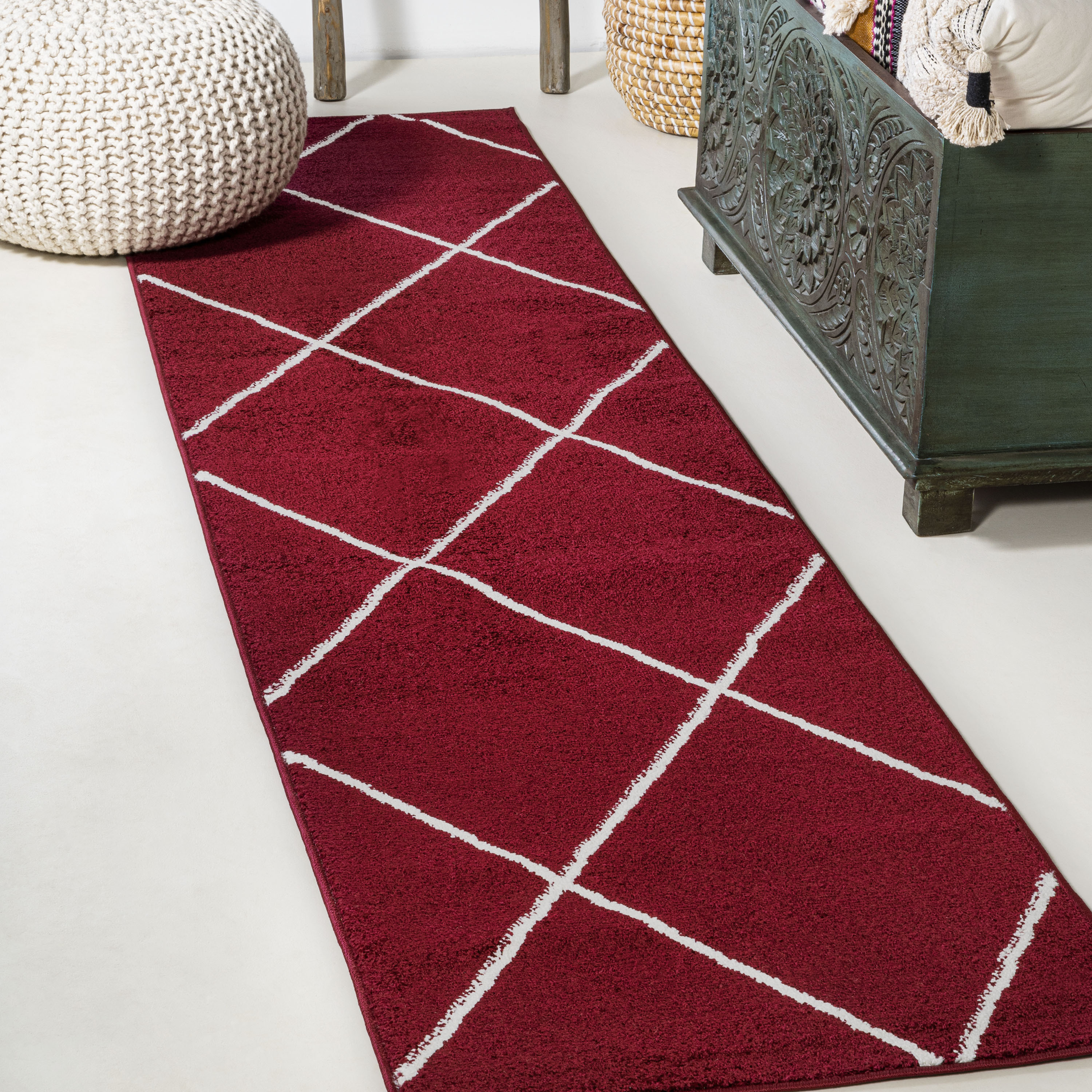 JONATHAN  Y SEU102I-28 SUPERSOFT Cole Minimalist Diamond 2 x 8 (ft) Loomed Polypropylene Red/White Rectangular Indoor Geometric Bohemian/Eclectic Runner rug