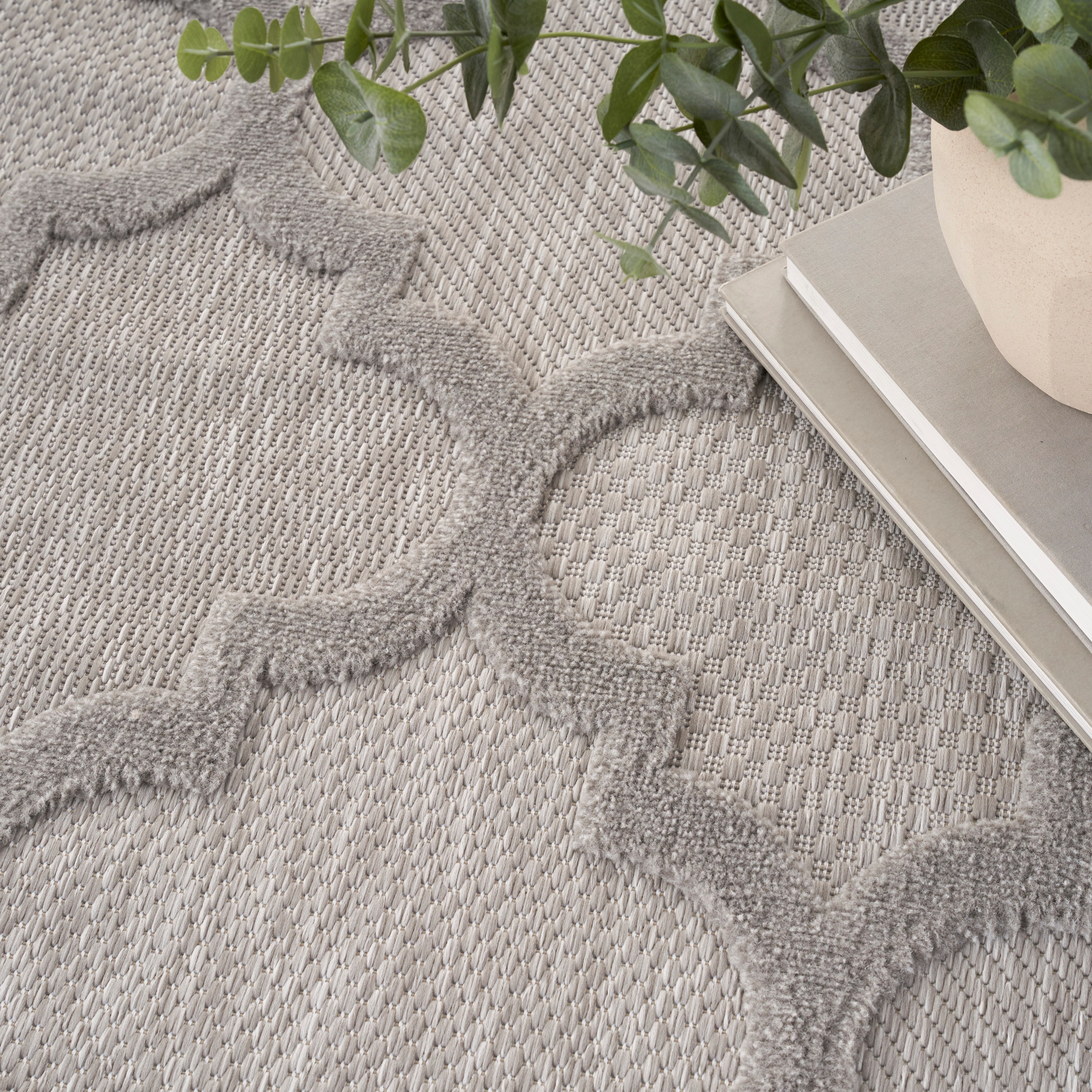 Silver Grey Trellis Flat Woven 8' x 10' Synthetic Rug