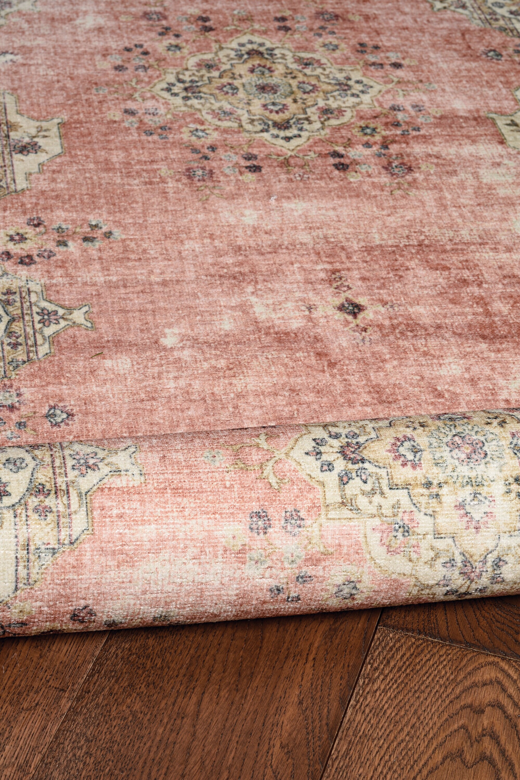 Linon RUGWR1357 rugs - View #3
