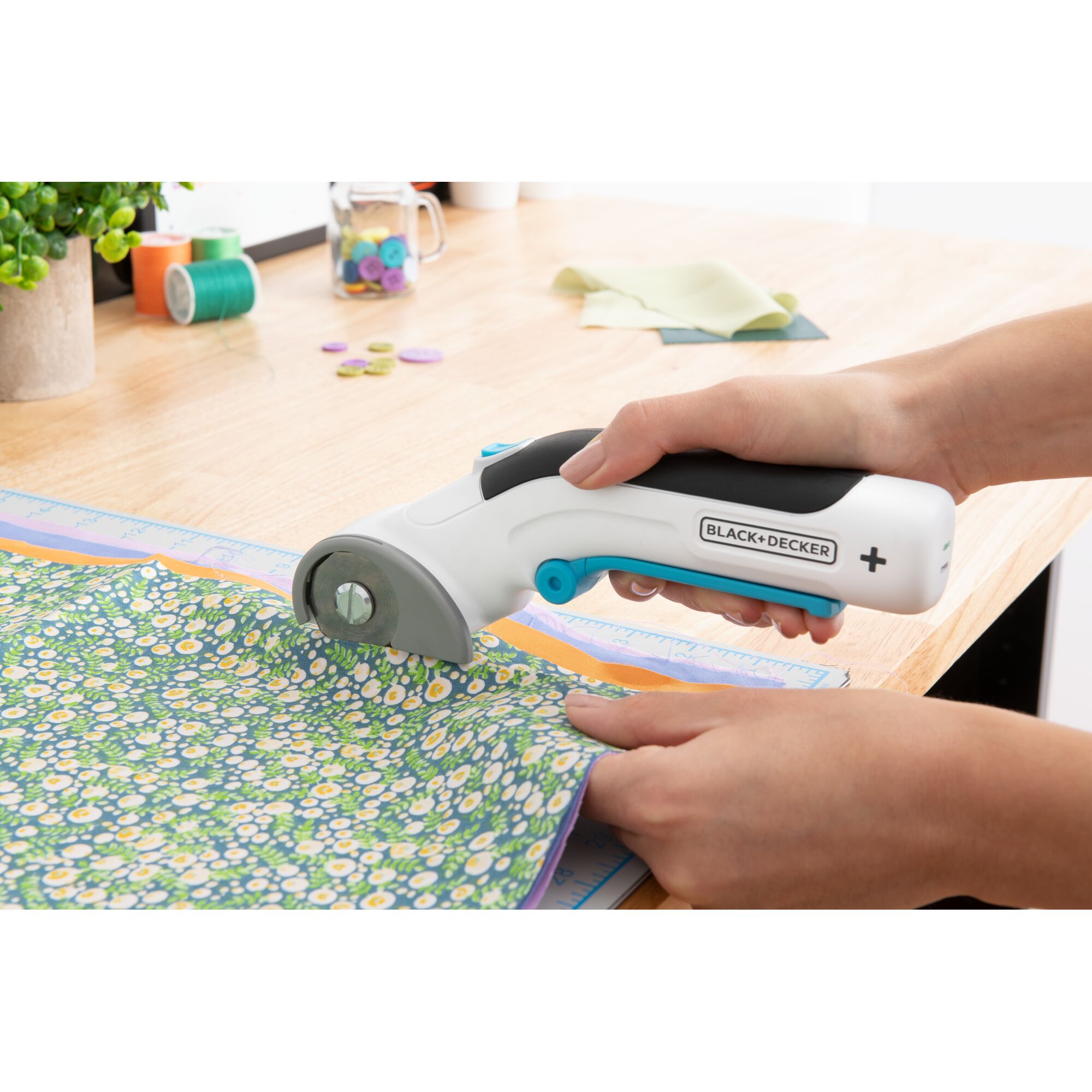 BLACK+DECKER BCRC115FF Crafting-Machines-Accessories - View #8