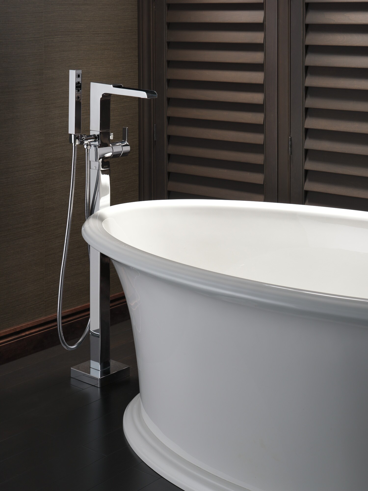 Delta T4768-BLFL Roman-Tub-Faucets - View #4