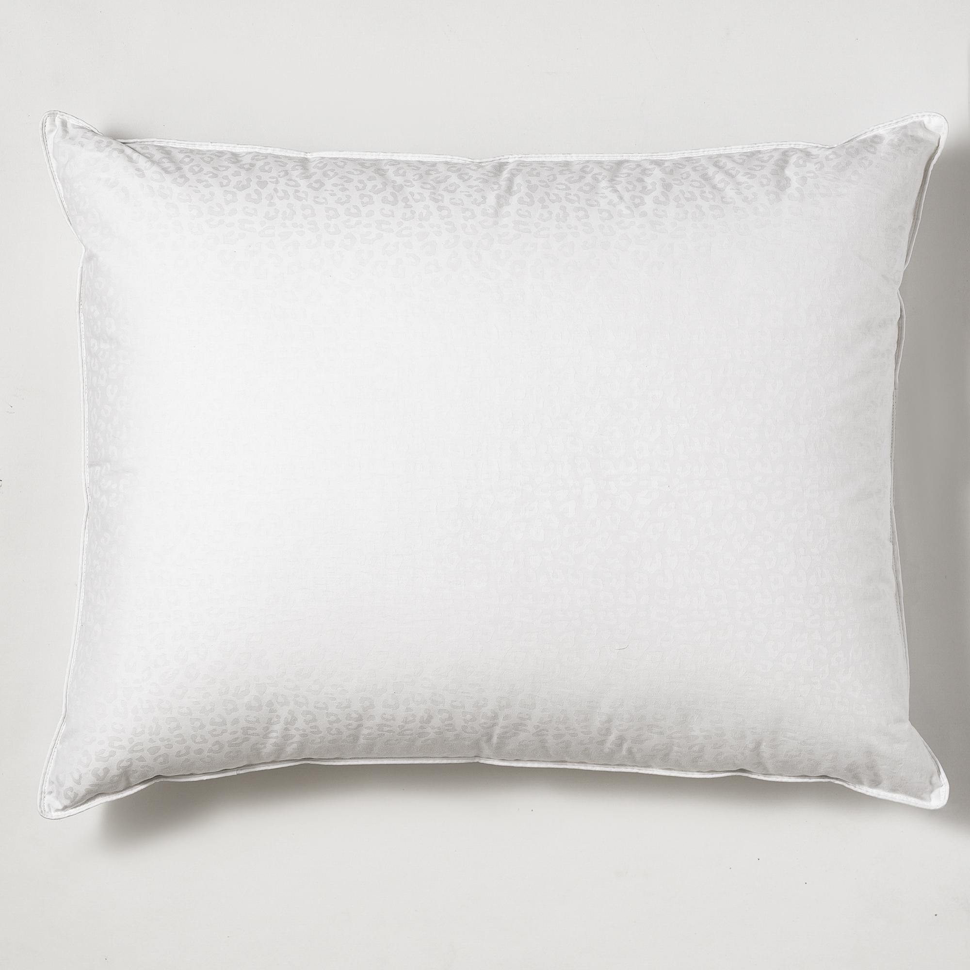 CosmoLiving by Cosmopolitan BMI-20434L-1 Bed-Pillows - View #4