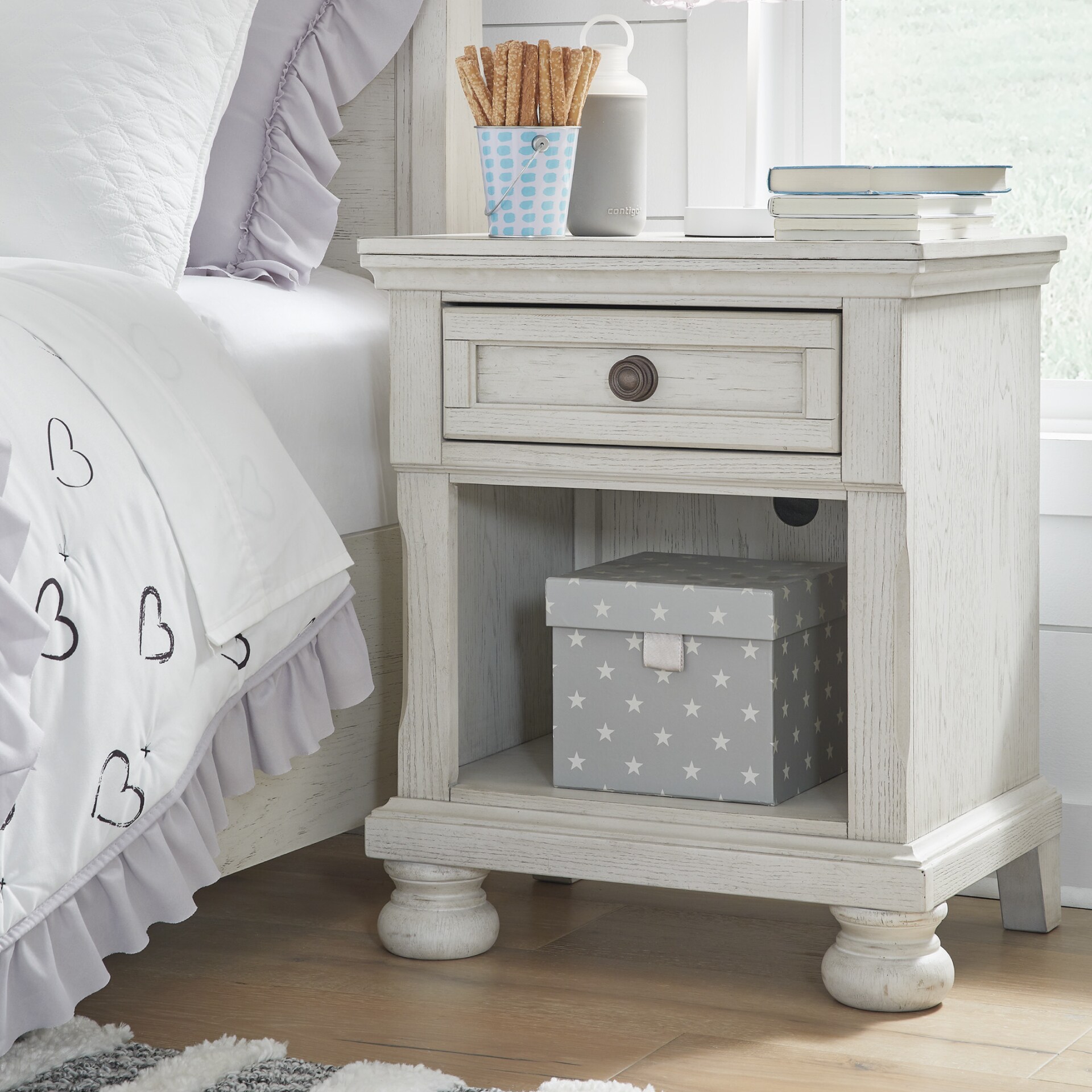Signature Design by Ashley B742-91 nightstands - View #6