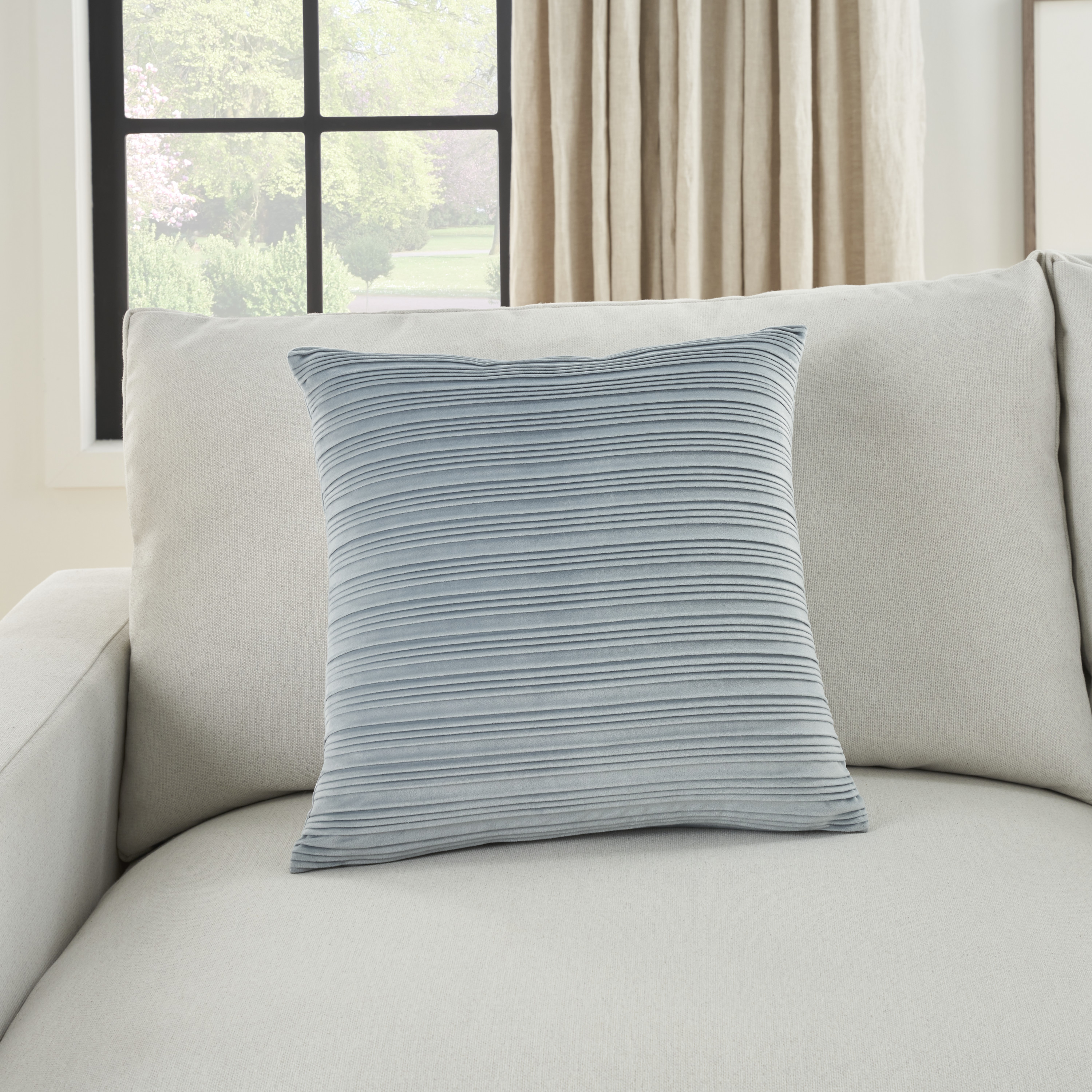 Waverly Waverly Indoor Plw 18-in X 18-in Blue Indoor Decorative Pillow 