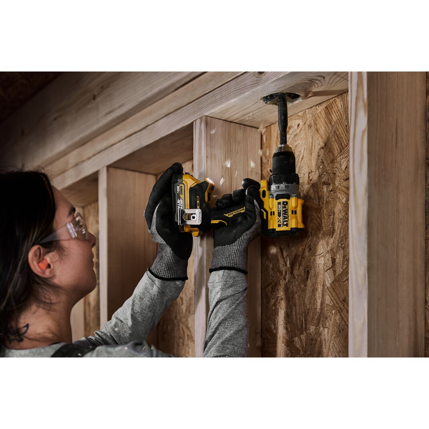 DEWALT XR 20 volt Max 1 2 in Brushless Cordless Drill 2 Batteries