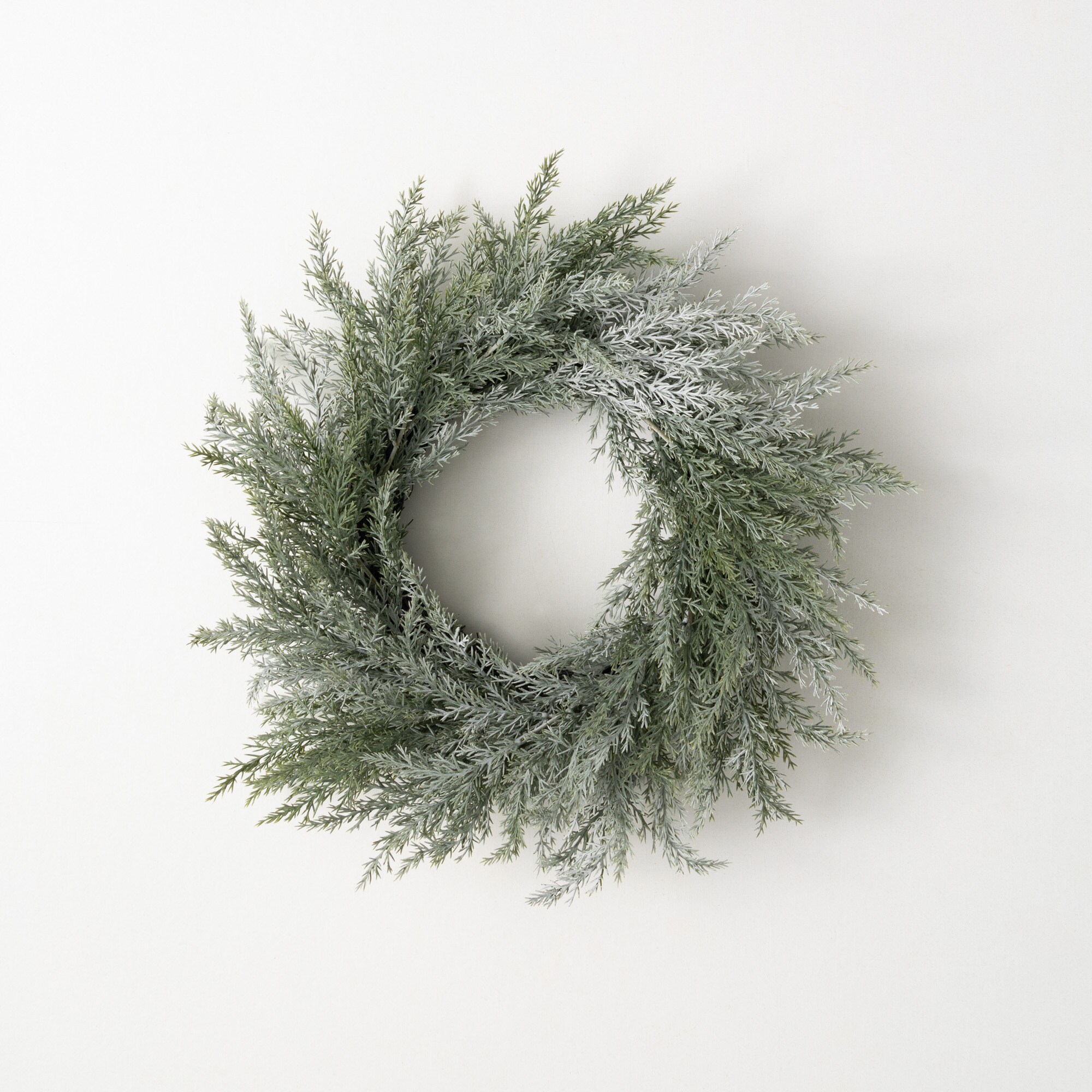 Sullivans 16-in Indoor/Outdoor Green Pine Artificial Christmas Wreath in  the Artificial Christmas Wreaths department at