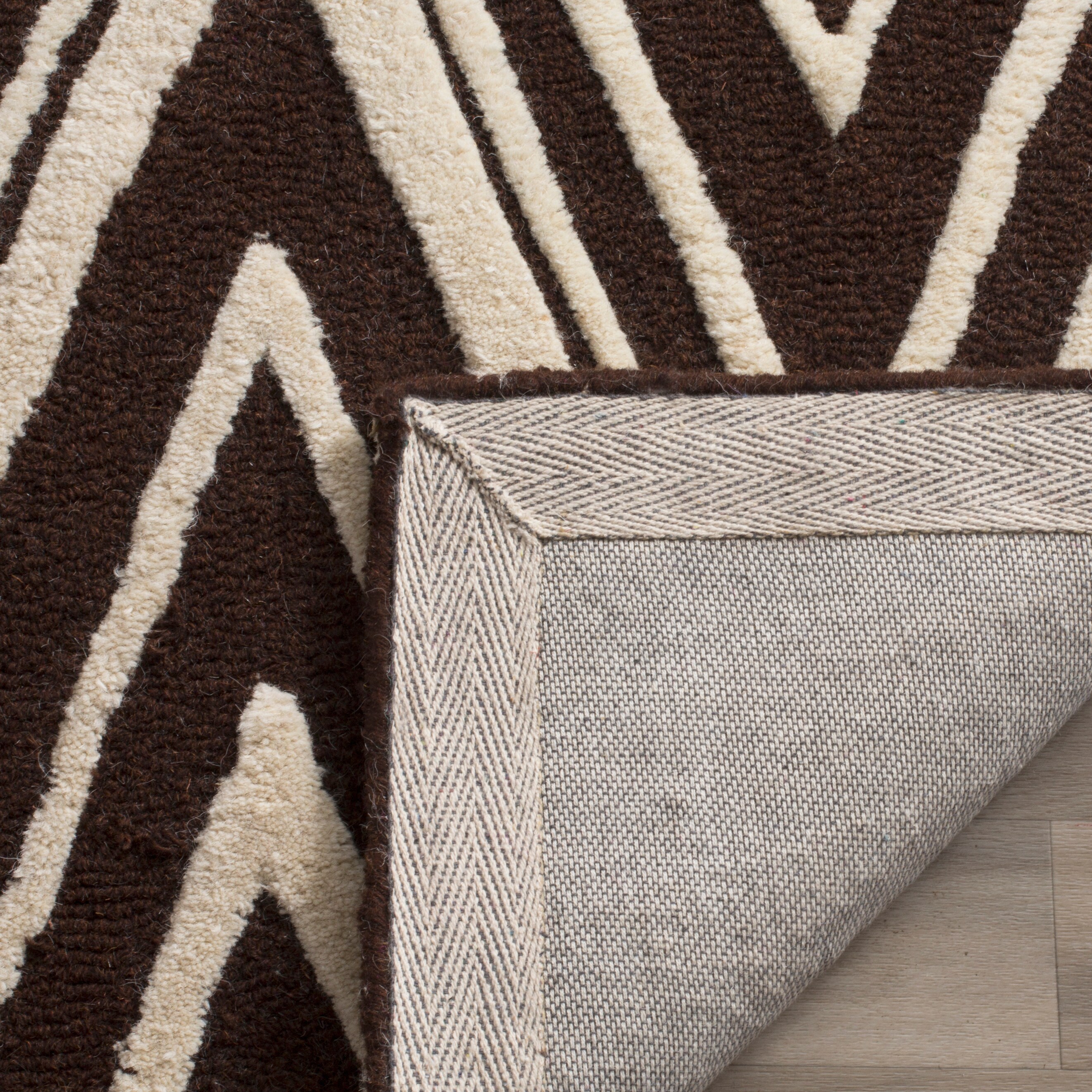 Safavieh CAM711R-28 rugs - View #3
