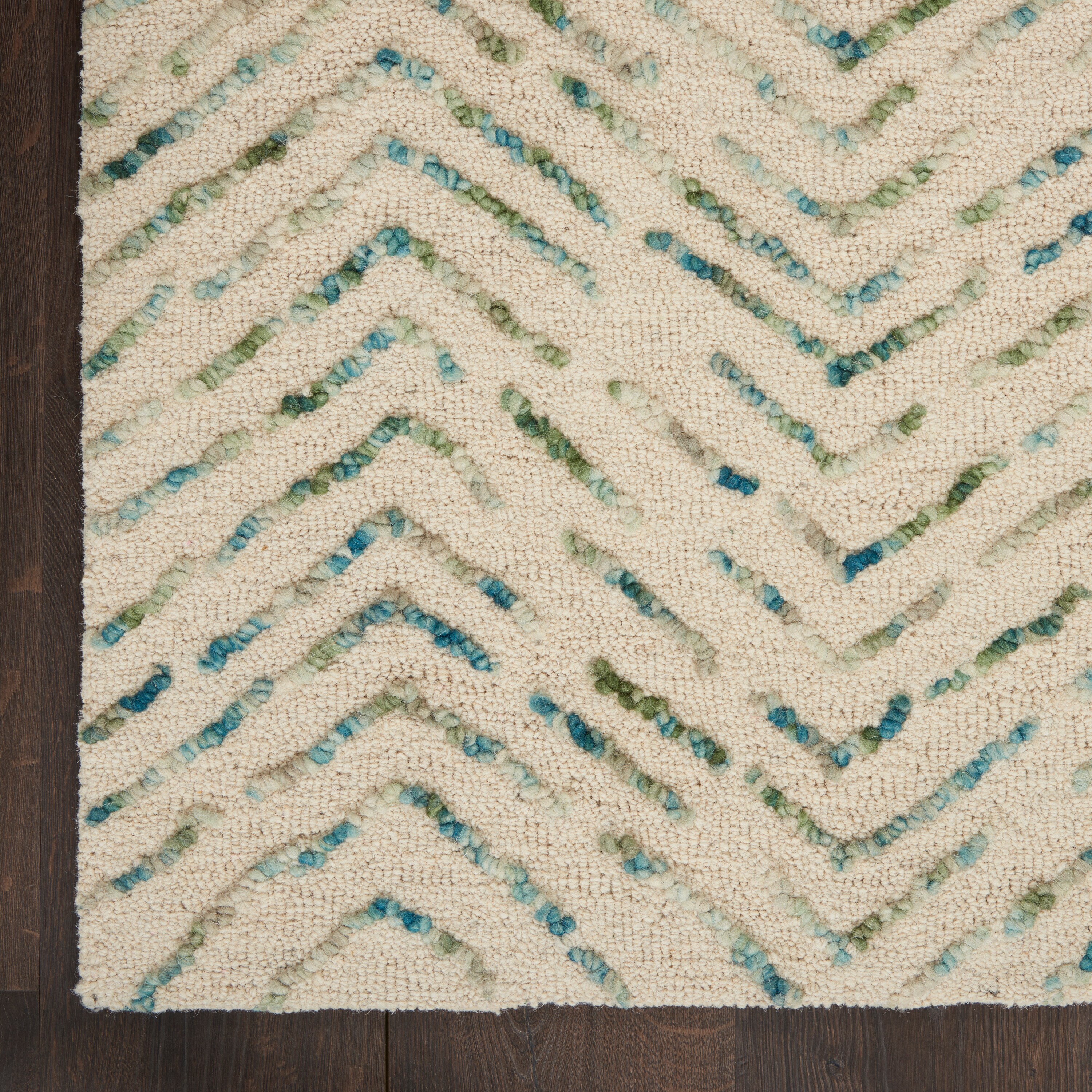 Artisanal Chevron Ivory & Green Hand-Tufted Wool Rug 5' x 7'