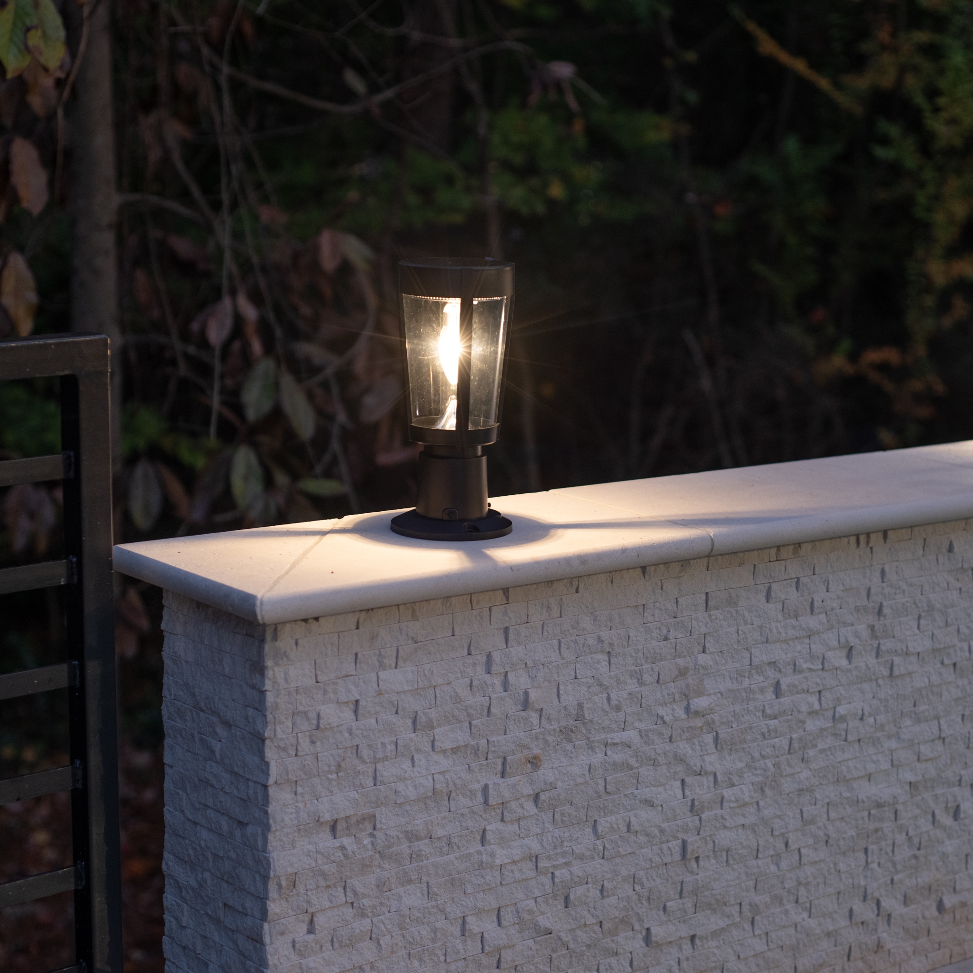 Gama Sonic 12B50023 Amphora 12.13-Inches H Black Solar LED Pier-mounted light