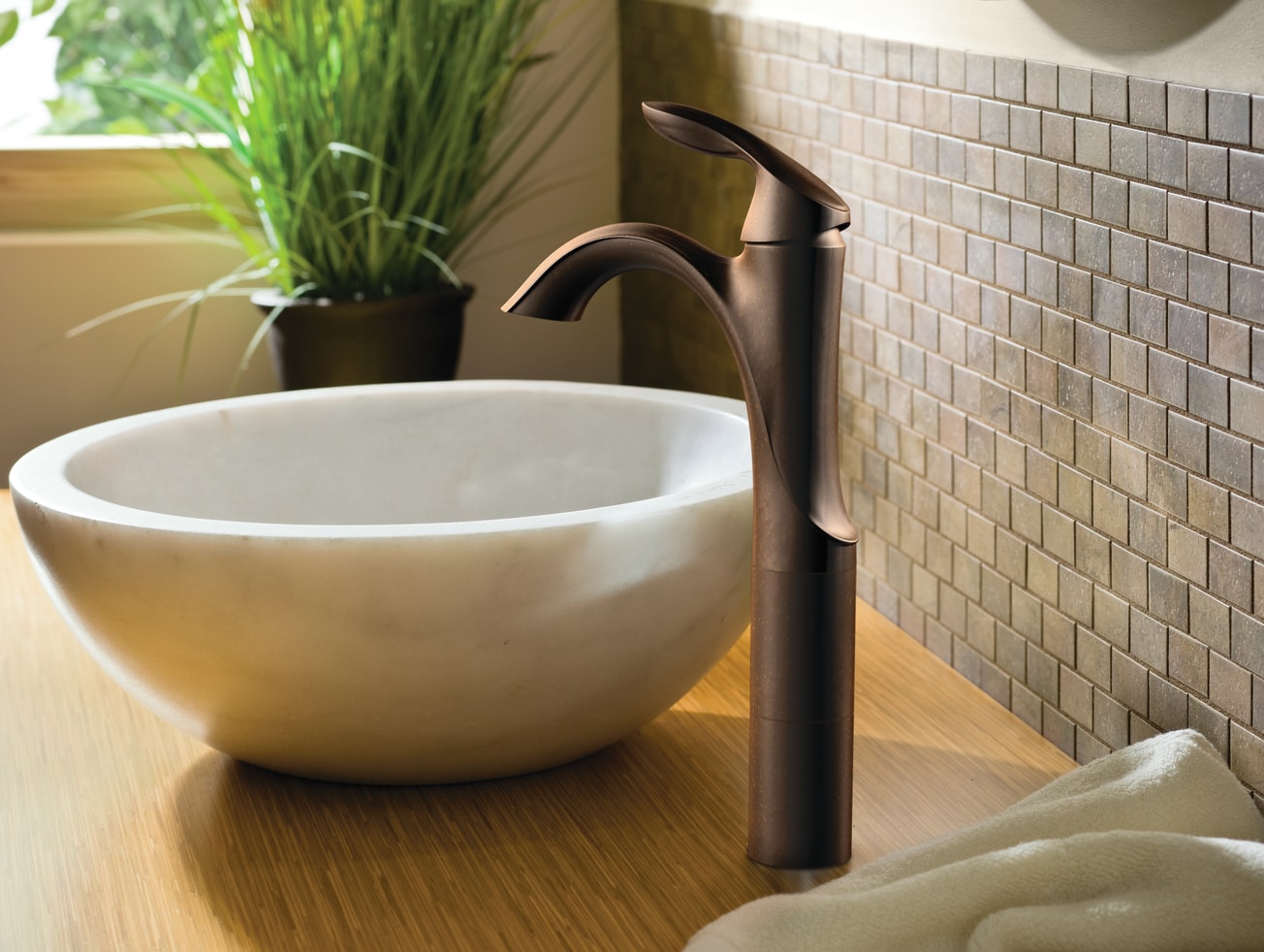 Moen 6400ORB Lavatory-Faucets - View #3