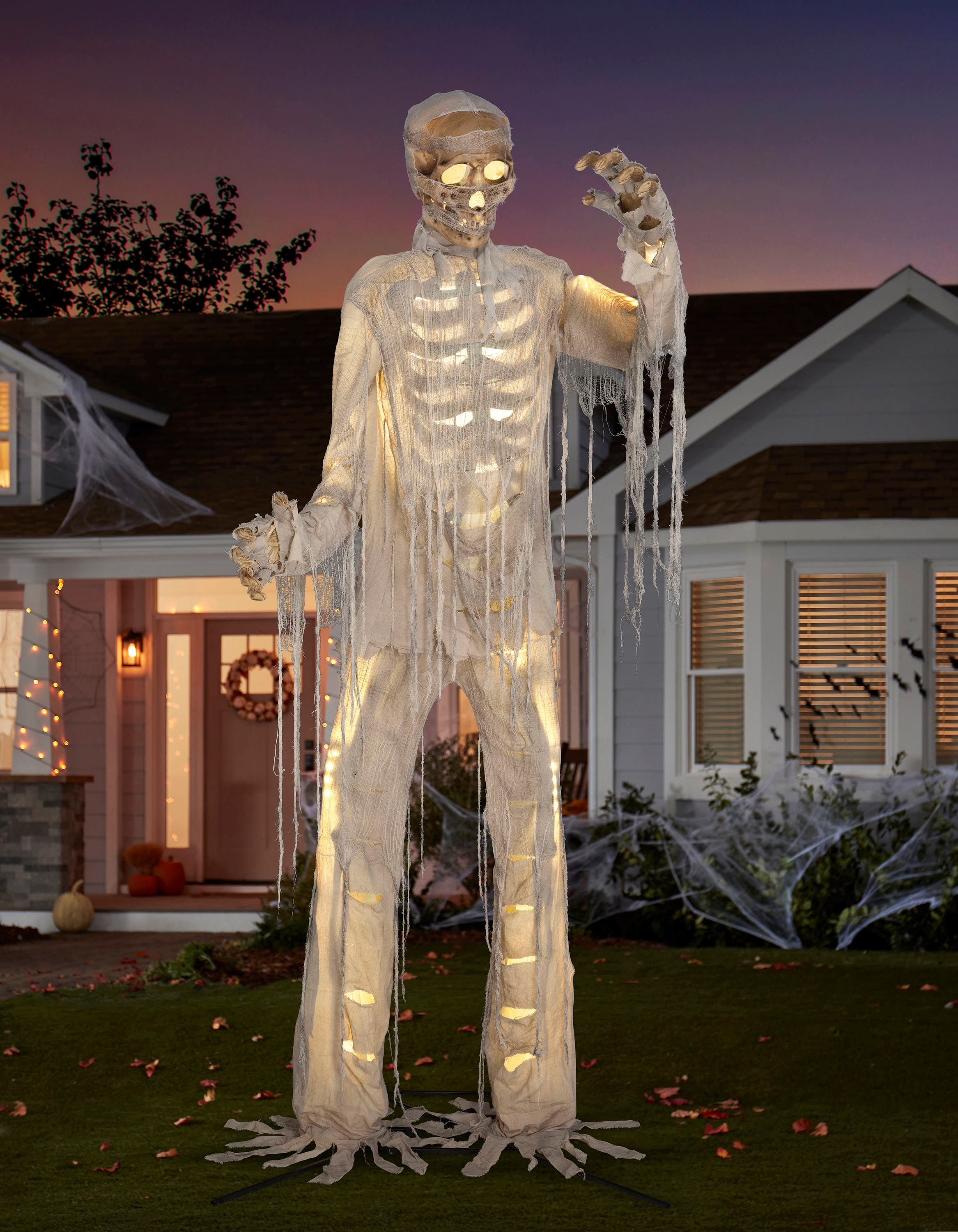 Haunted Living 12-ft Freestanding Moaning Lighted Mummy Animatronic in ...