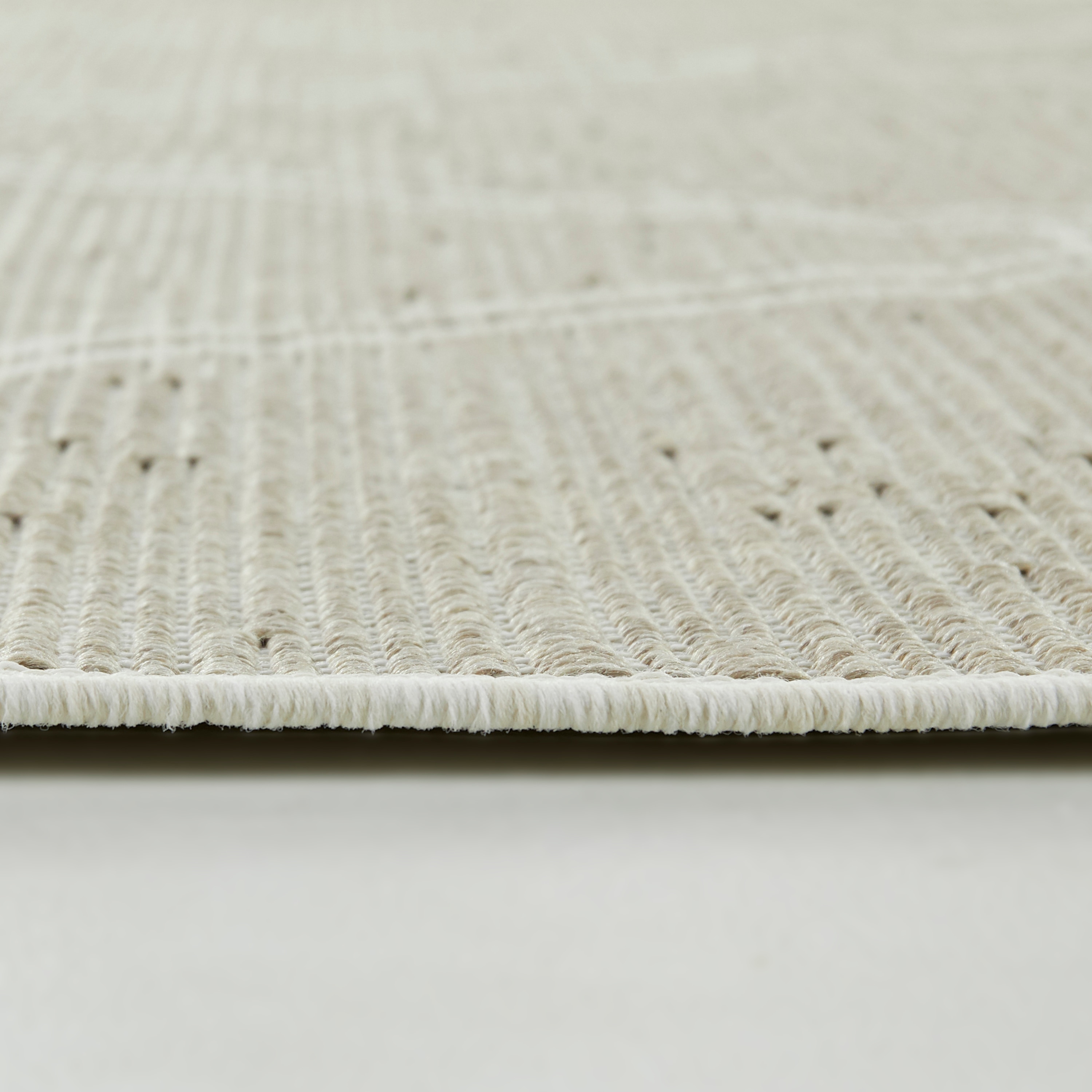 Beige and Off-White Synthetic Diamond Pattern 5' x 7' Area Rug