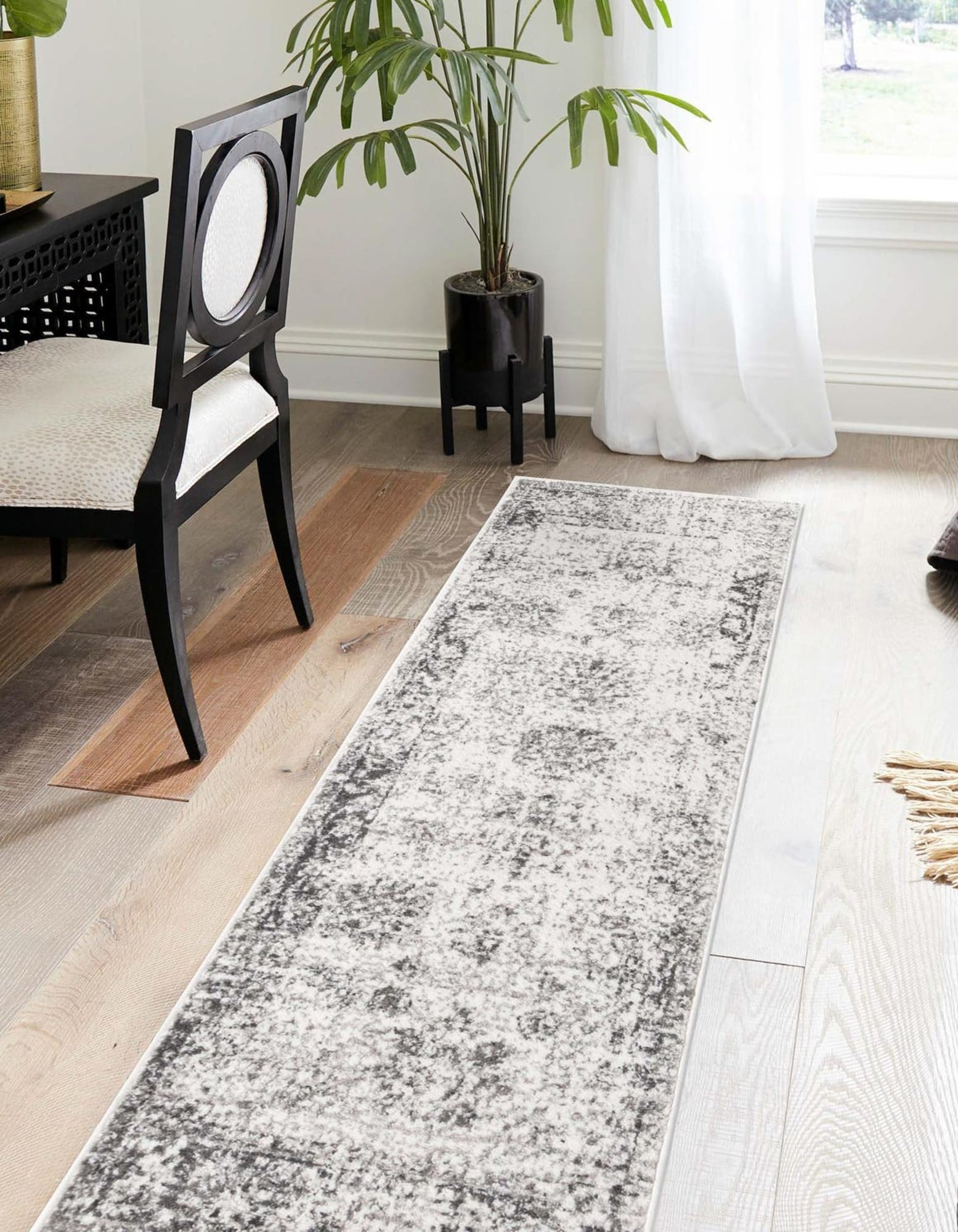Unique Loom 3193403 Sofia 2 x 5 (ft) Loomed Polypropylene Gray Rectangular Indoor Floral Bohemian/Eclectic Runner rug