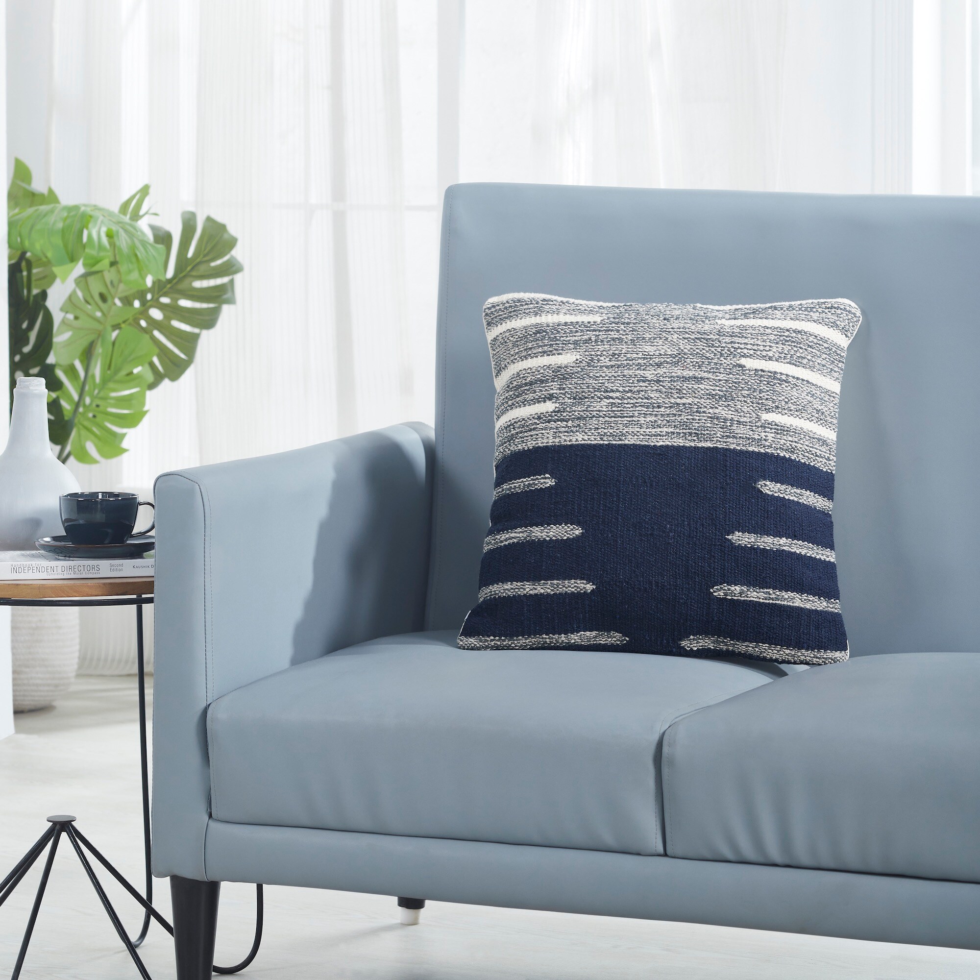 Modern Threads 5DECPLWE-D80-ST Decorative pillow Frida