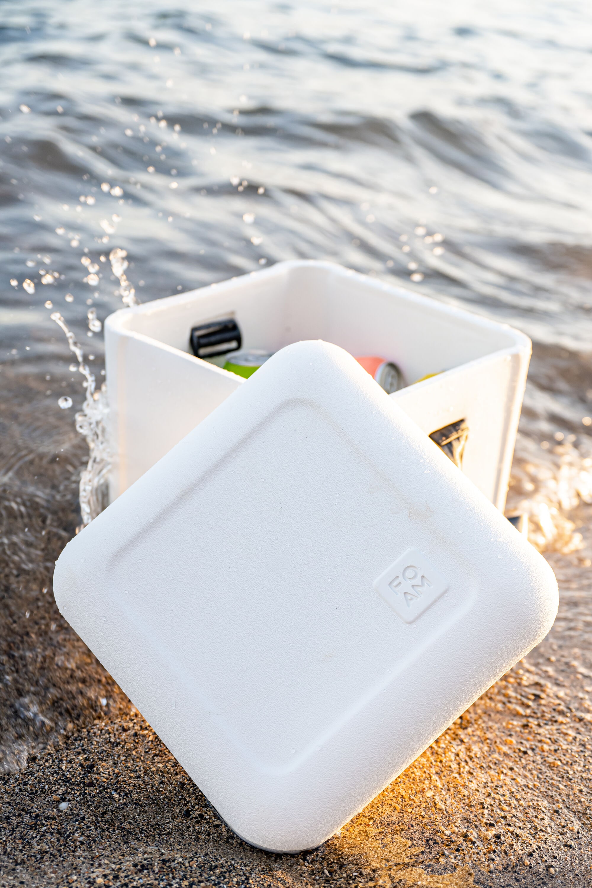FOAM FM-22QT-ARWHT Beverage-Coolers - View #11