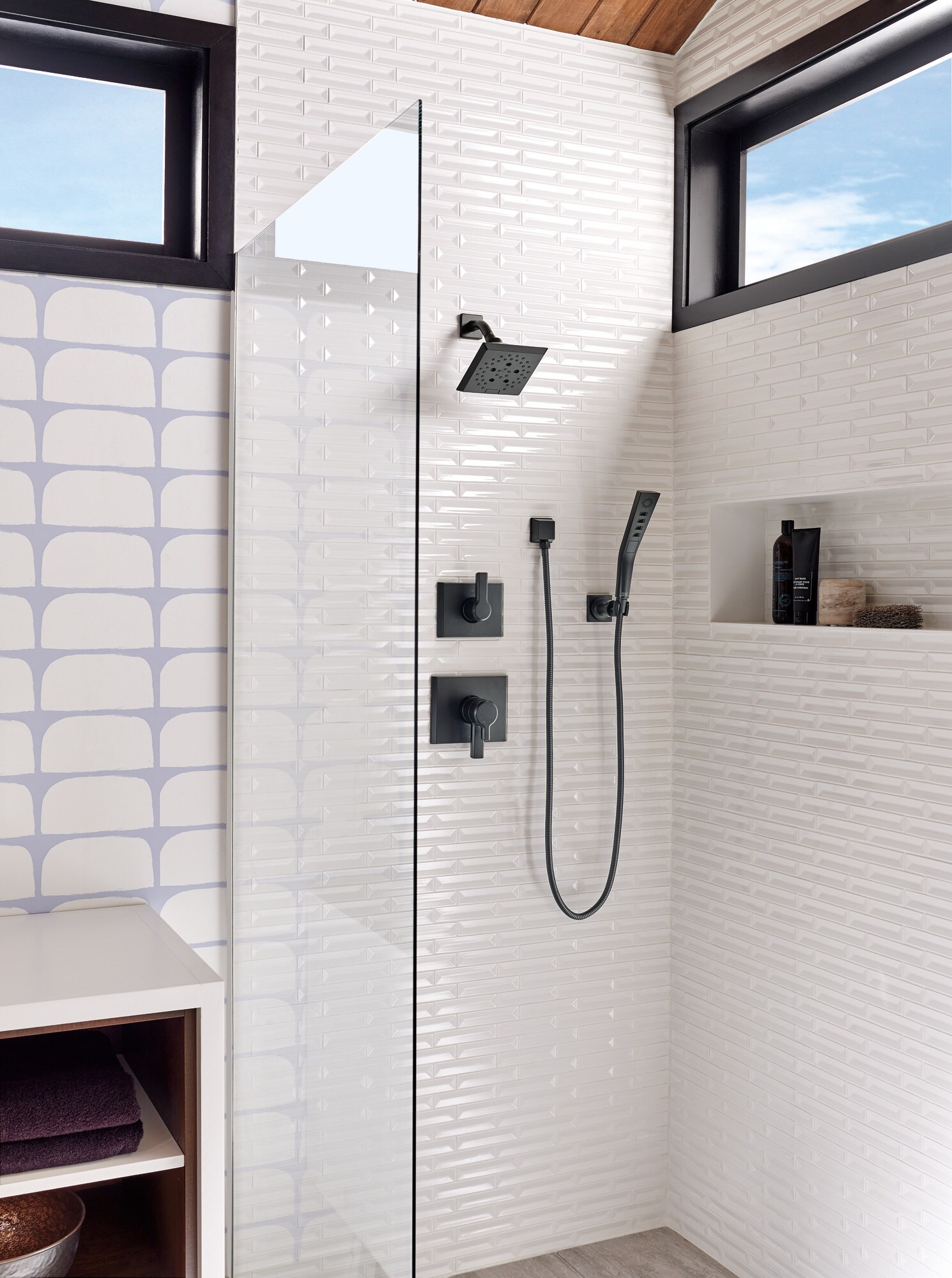 Delta T11999-BL Bath-Shower-Facc - View #3