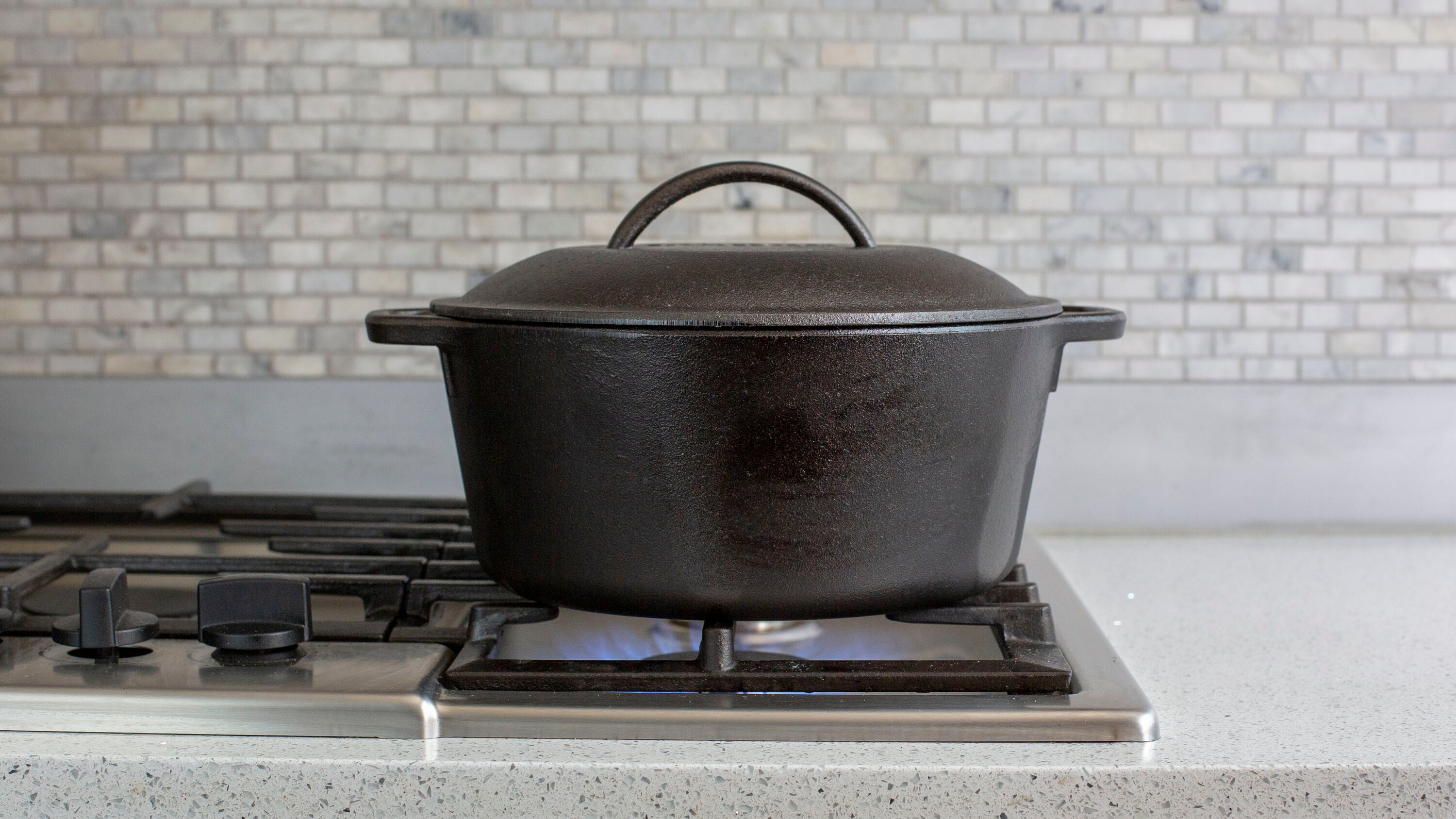 Lodge 5 Qt. Dutch Oven with Cast Iron Lid - CHC Home Center