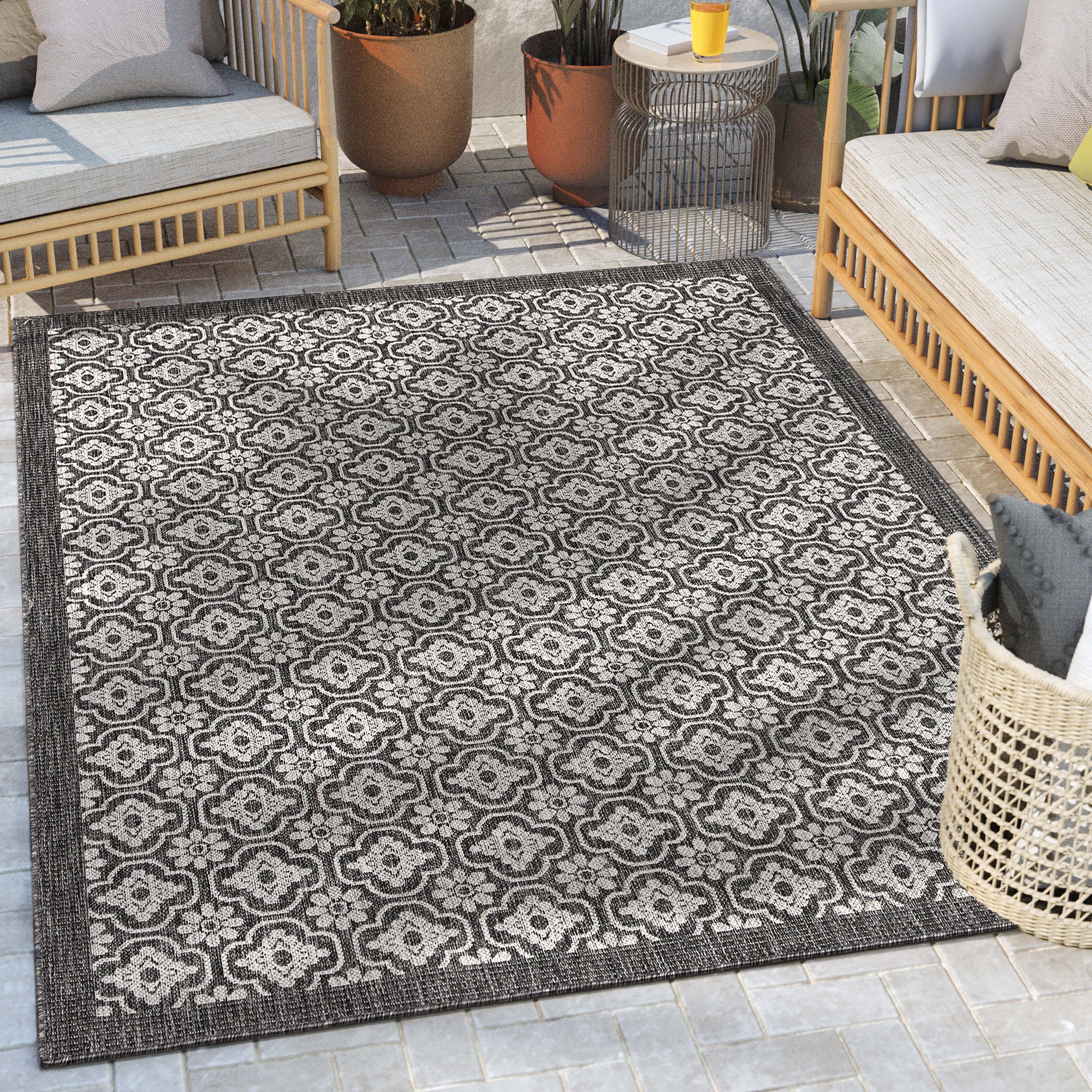 Well Woven MED-233-5 5 x 7 (ft) Flatweave Polypropylene Black Rectangular Indoor/Outdoor Tribal Mid-Century Modern Area rug