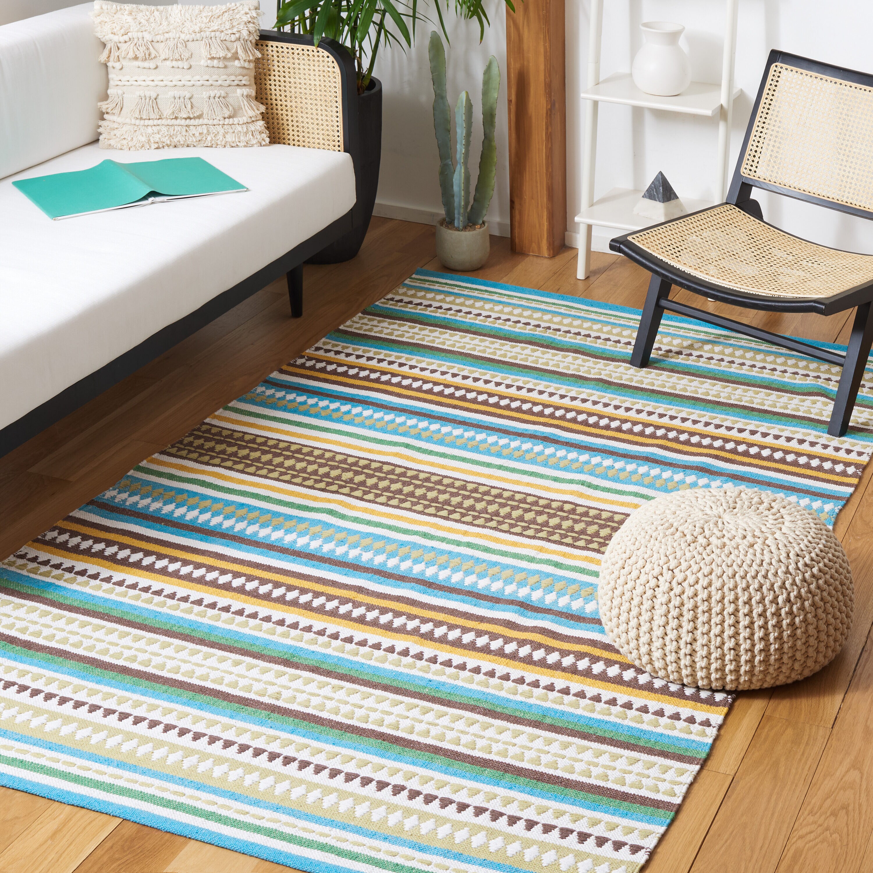  Montauk 451 Light Blue/Ivory Bohemian 4ft x 6ft Small Rectangle Rug