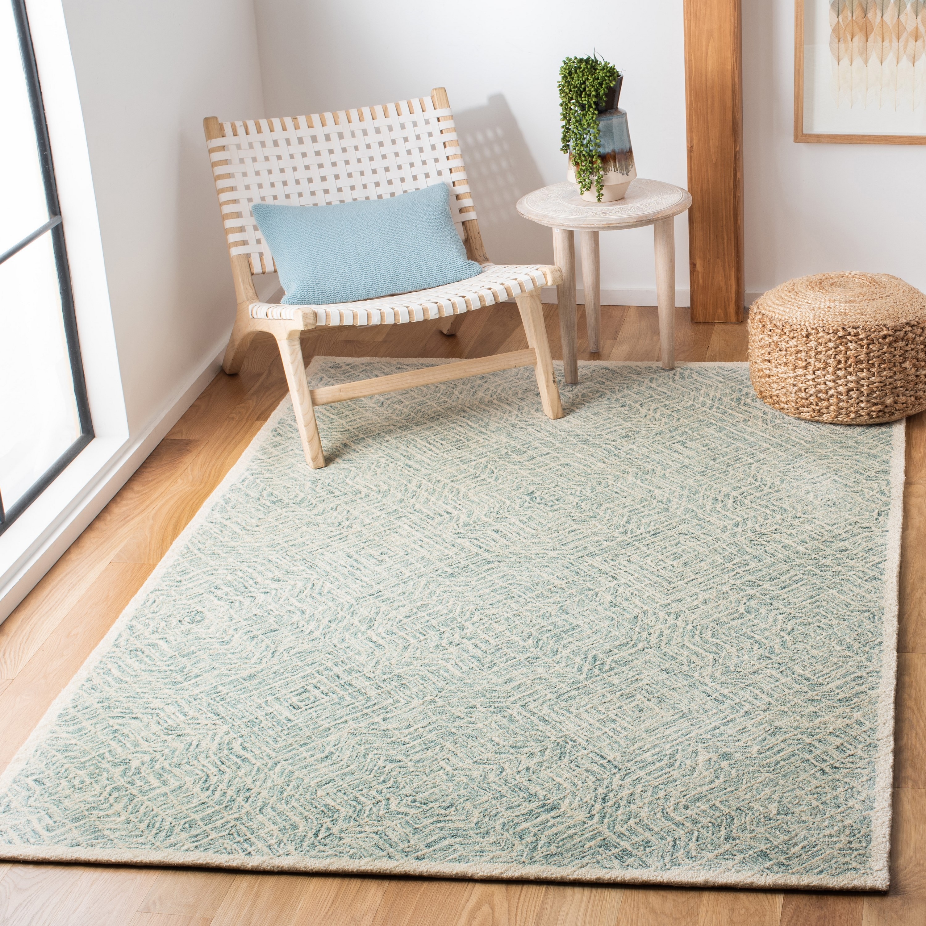 Safavieh CPR215N-3 Capri 3 x 5 (ft) Tufted Wool Blue/Ivory Rectangular Indoor Geometric Bohemian/Eclectic Throw rug