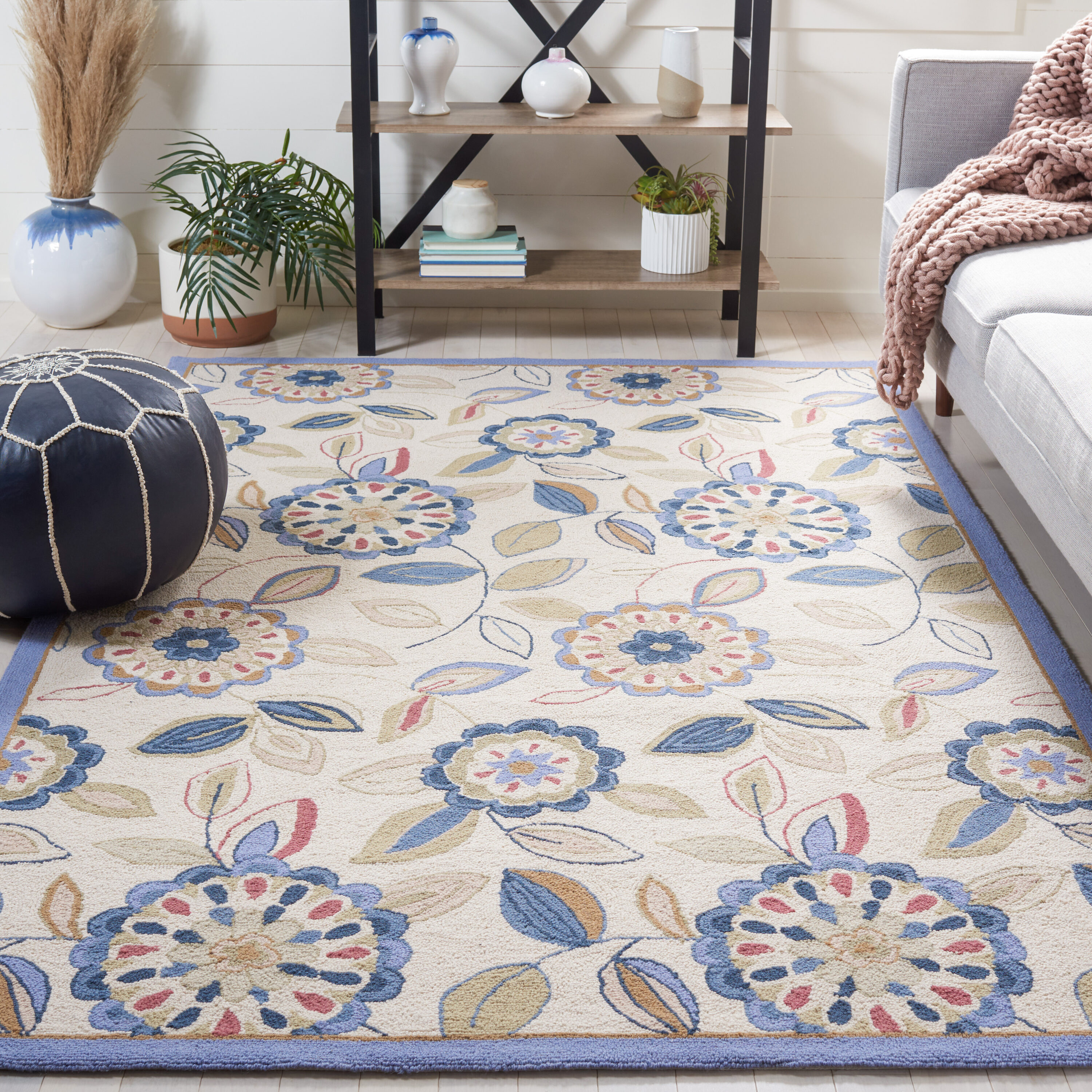 Safavieh - Chelsea 179A Ivory Blue 3ft-9in x 5ft-9in Country Floral Rug