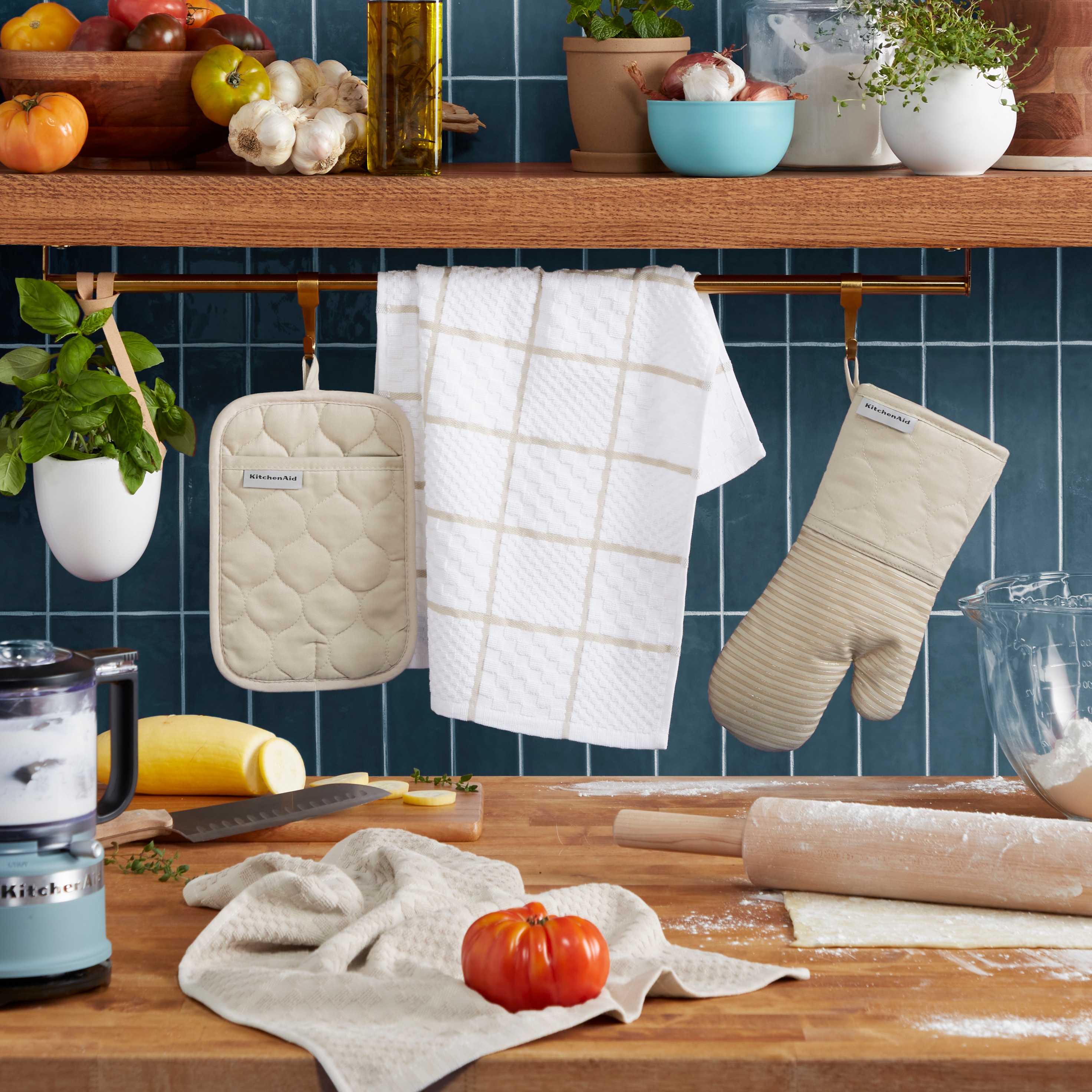 KitchenAid 3-Pack Cotton Oven Mitt Set in the Kitchen Towels department at 