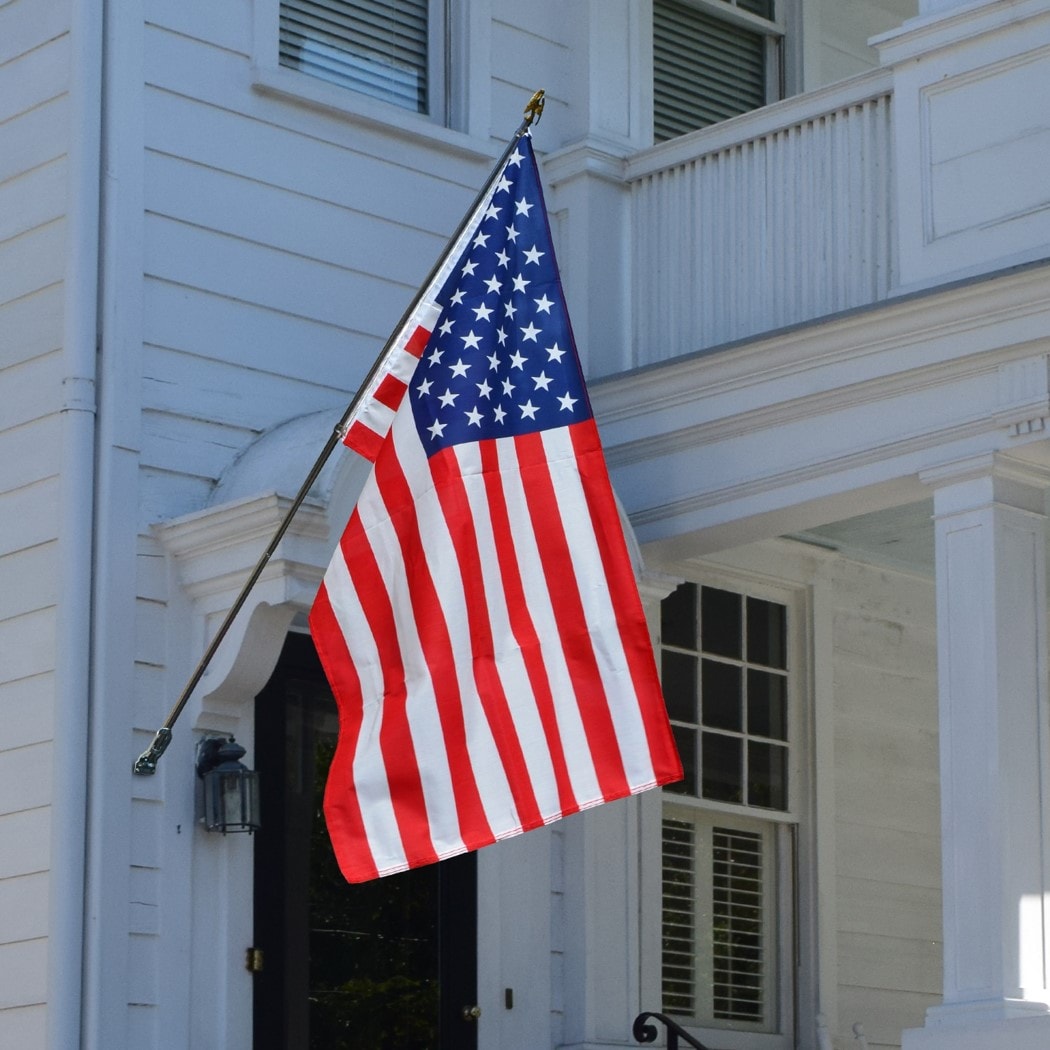 Valley Forge Flag 5.23-ft W x 2.92-ft H Patriotic Flag USS-1-L at Lowes.com