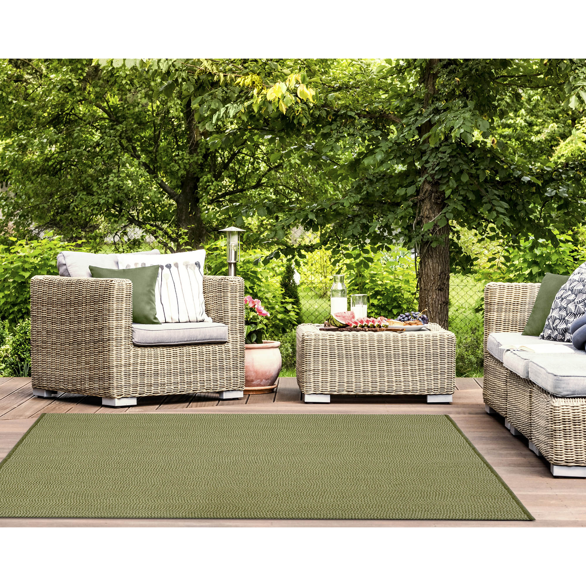 Liora Manne CAI81678106 Calais 8 x 12 (ft) Braided Polypropylene Green Rectangular Indoor/Outdoor Solid Area rug